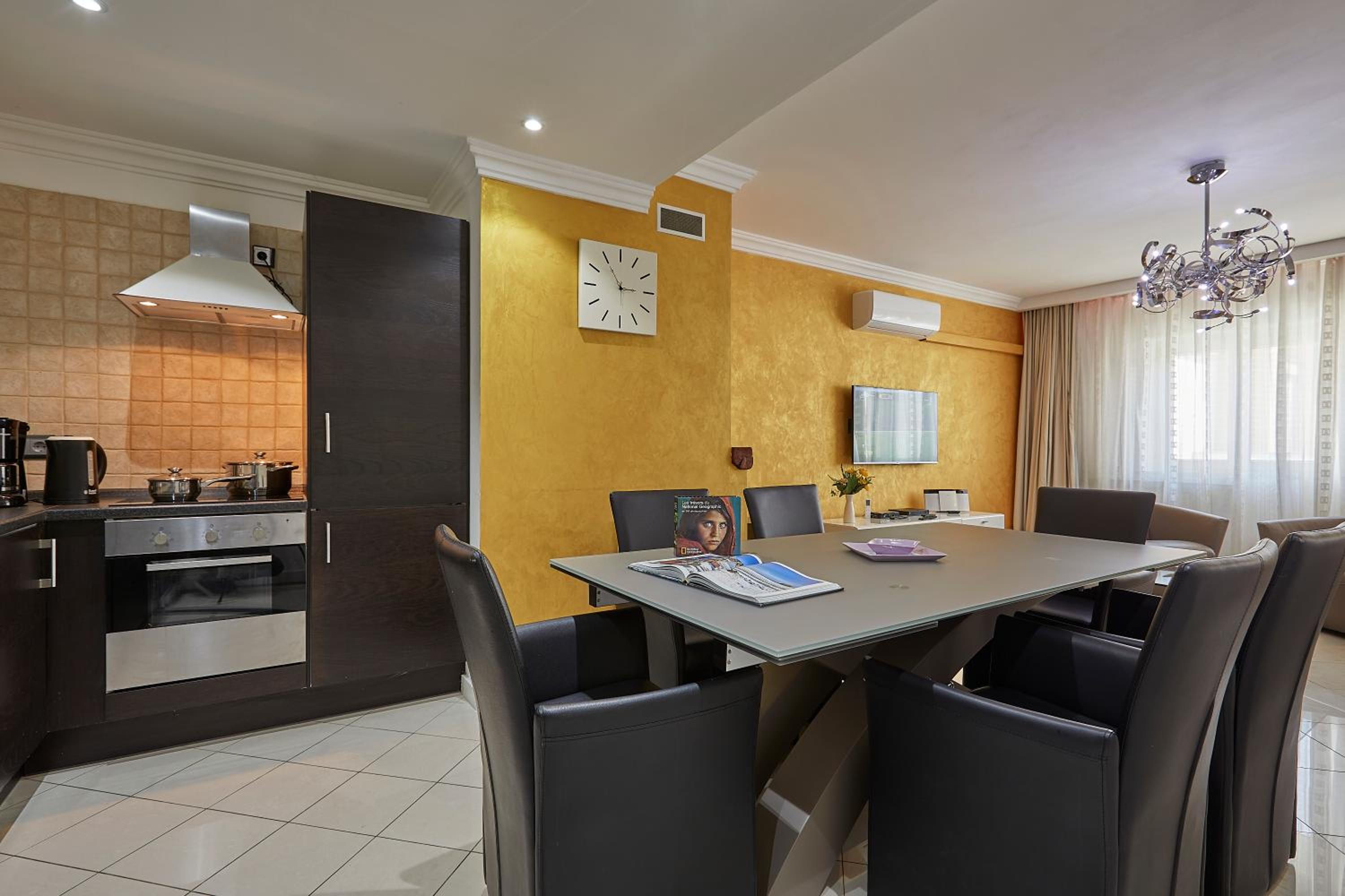 The Queen Luxury Apartments - Villa Cortina