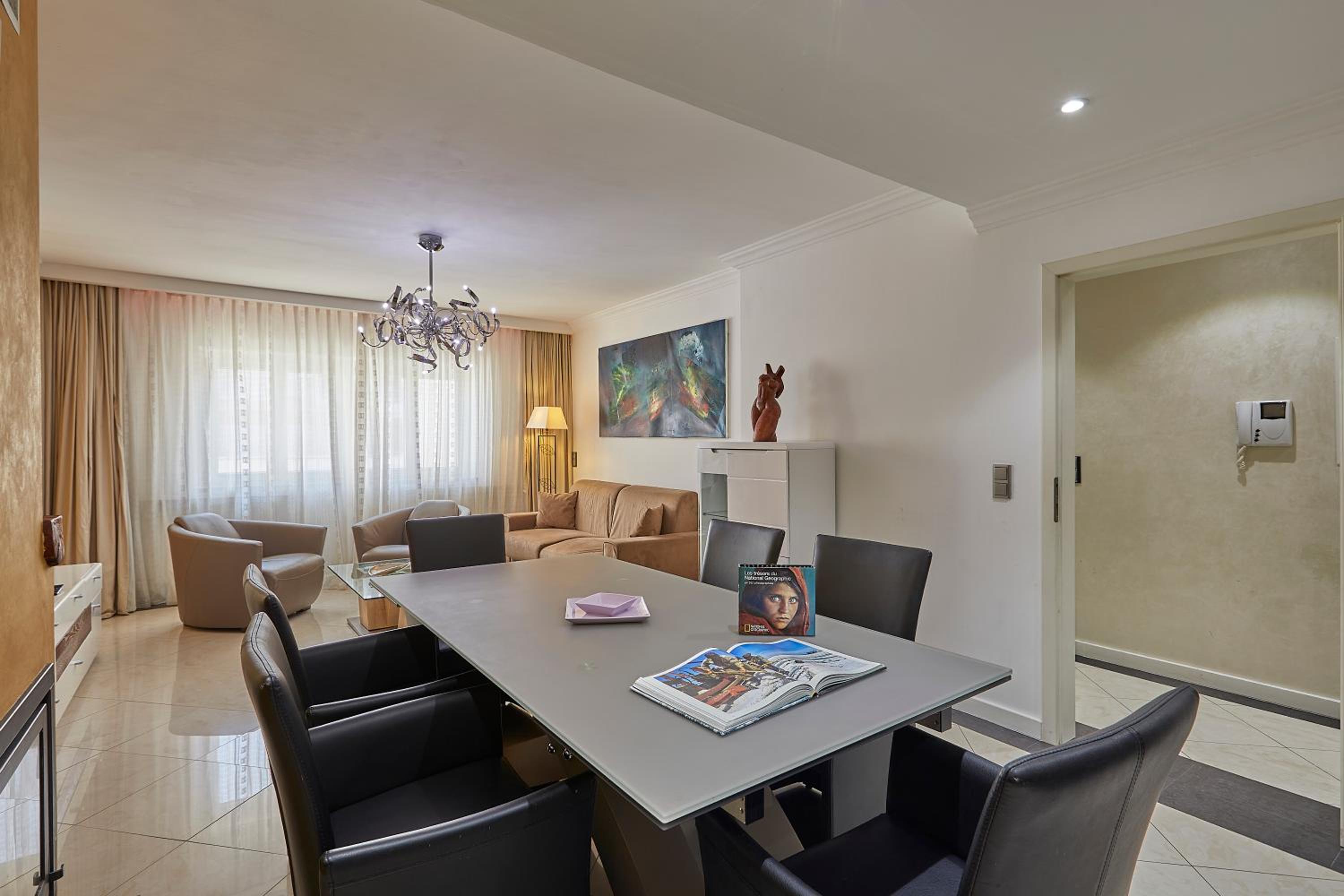 The Queen Luxury Apartments - Villa Cortina