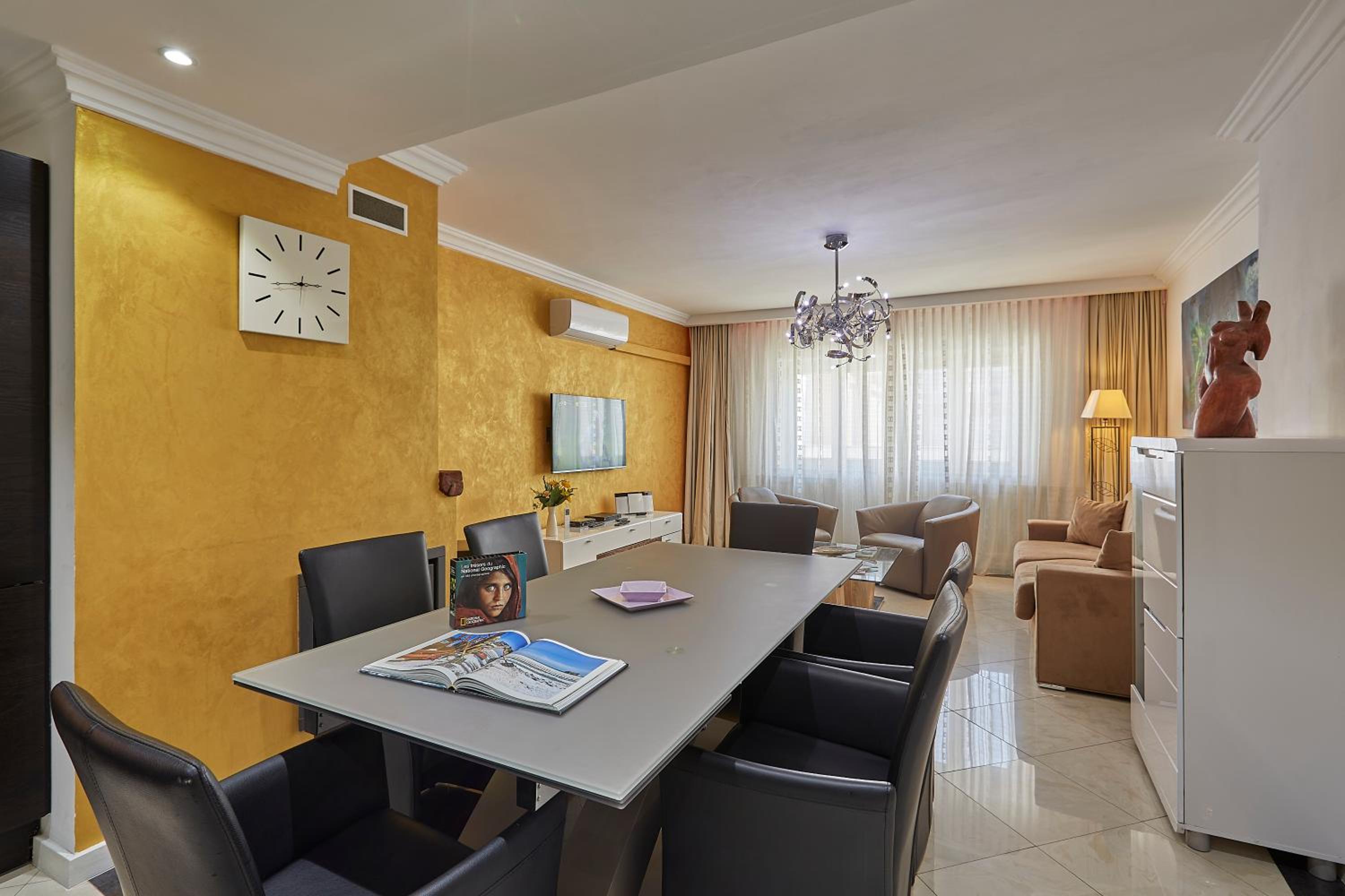 The Queen Luxury Apartments - Villa Cortina