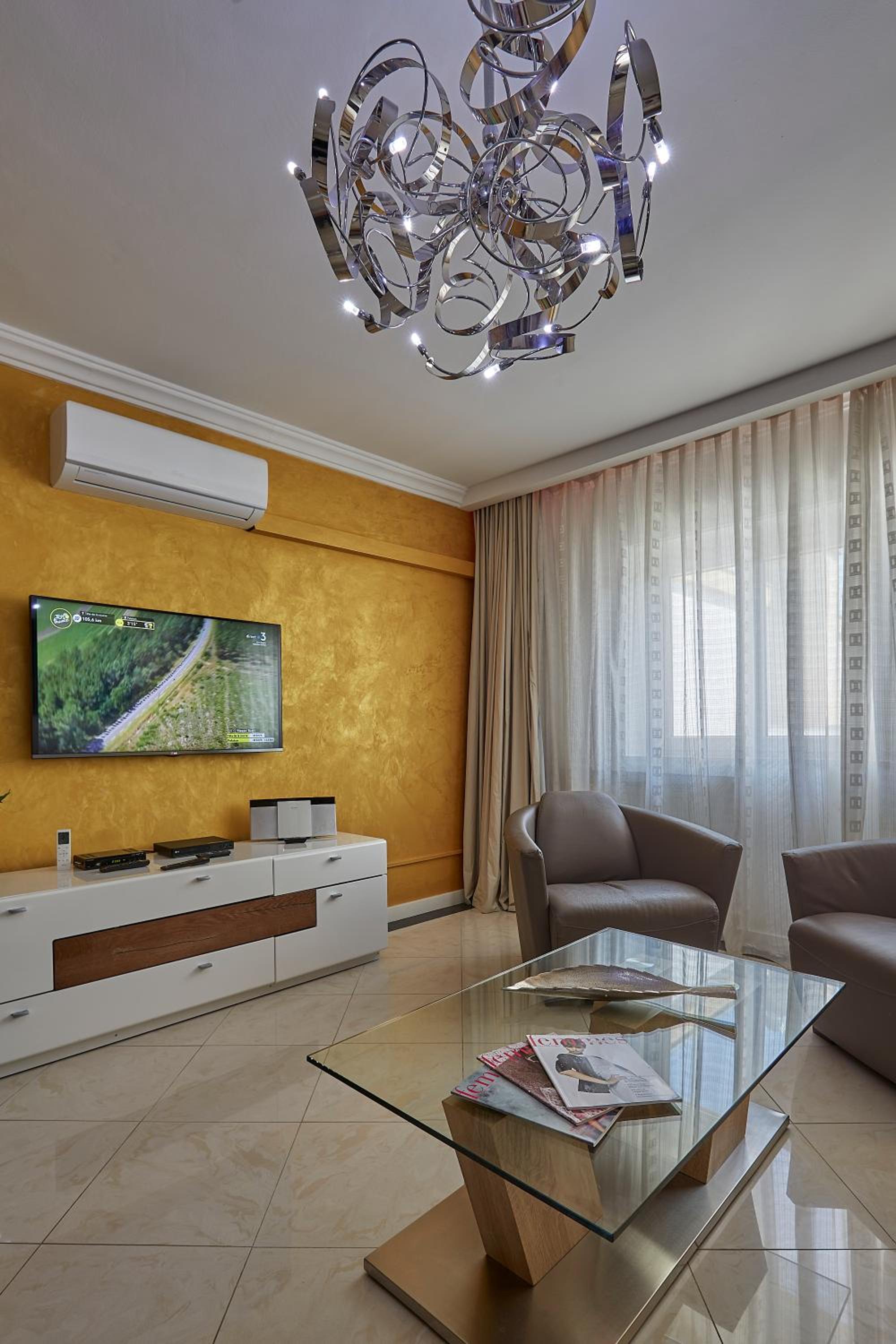 The Queen Luxury Apartments - Villa Cortina