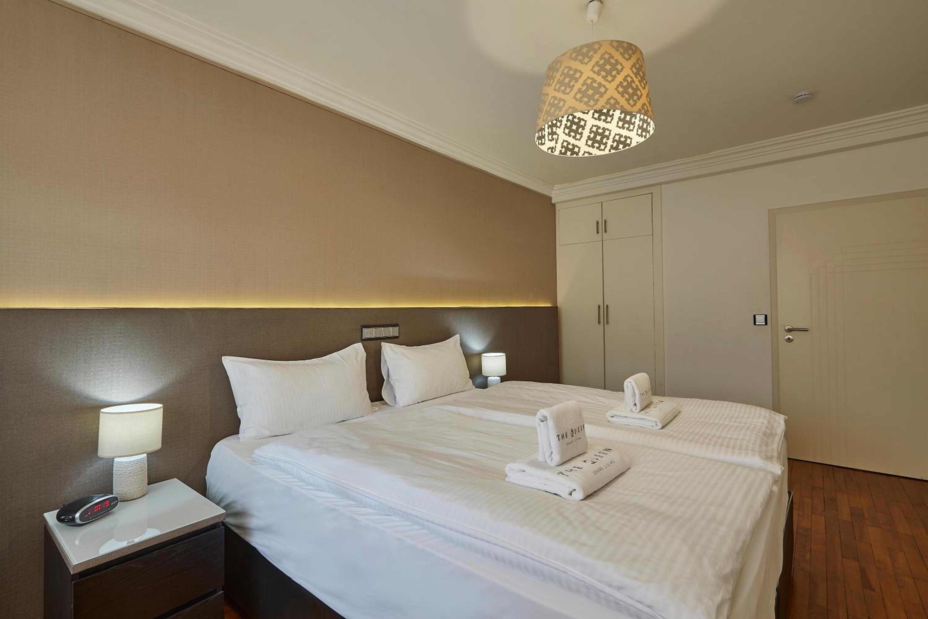The Queen Luxury Apartments - Villa Cortina