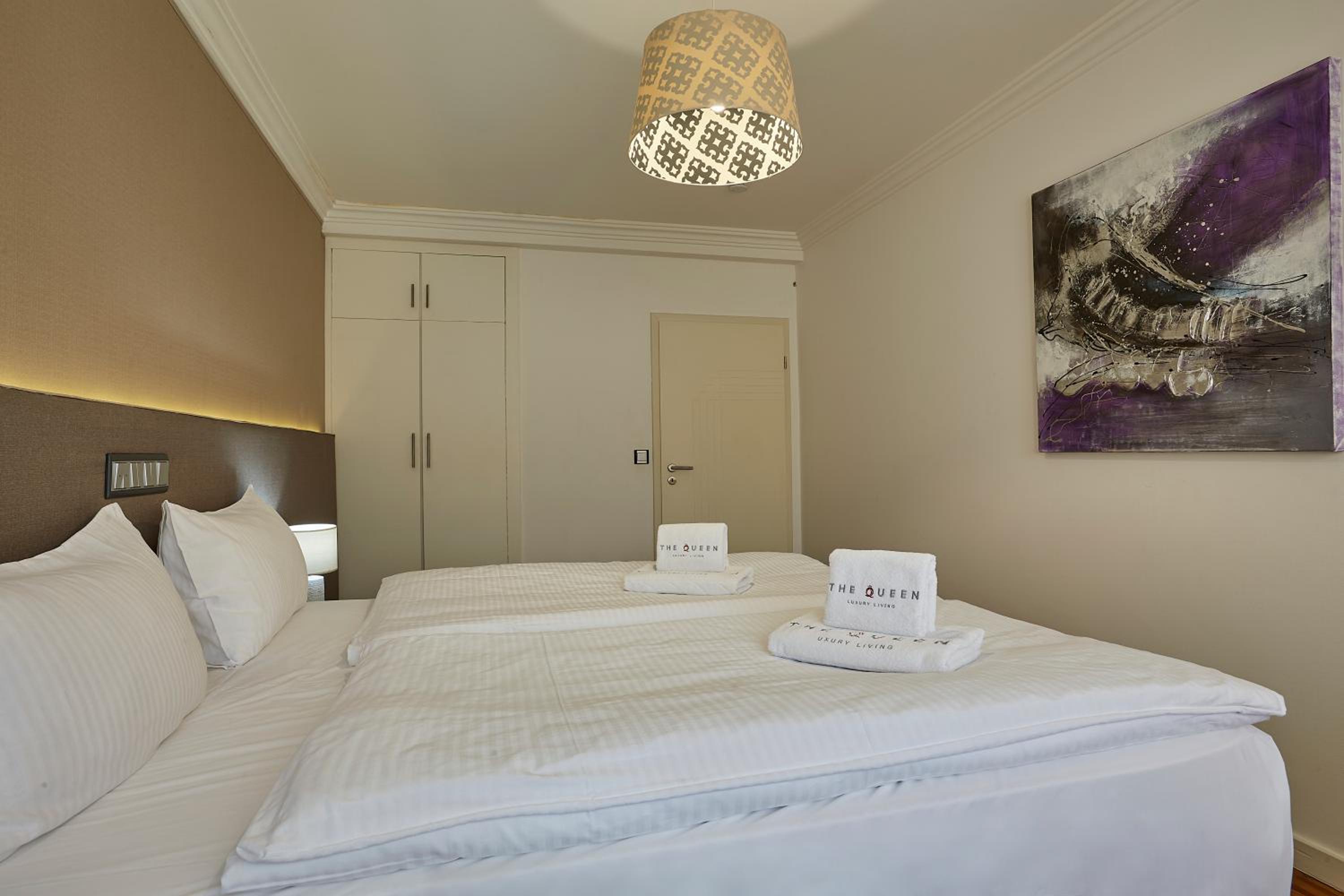 The Queen Luxury Apartments - Villa Cortina