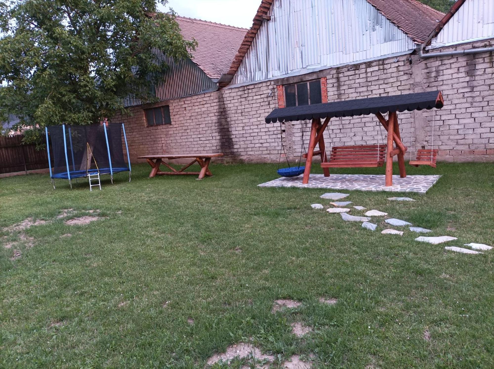 Photo 12