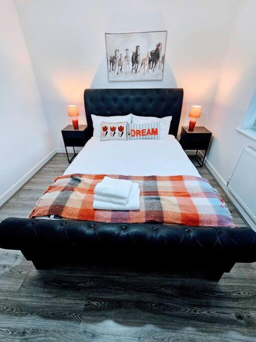 Swanky 1-Bedroom Apt in Walsall view 3