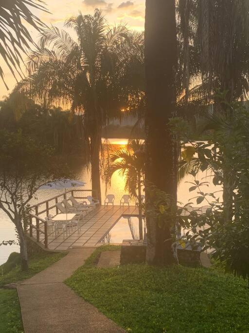 Las Palmas - Espectacular casa a borde de lago con piscina