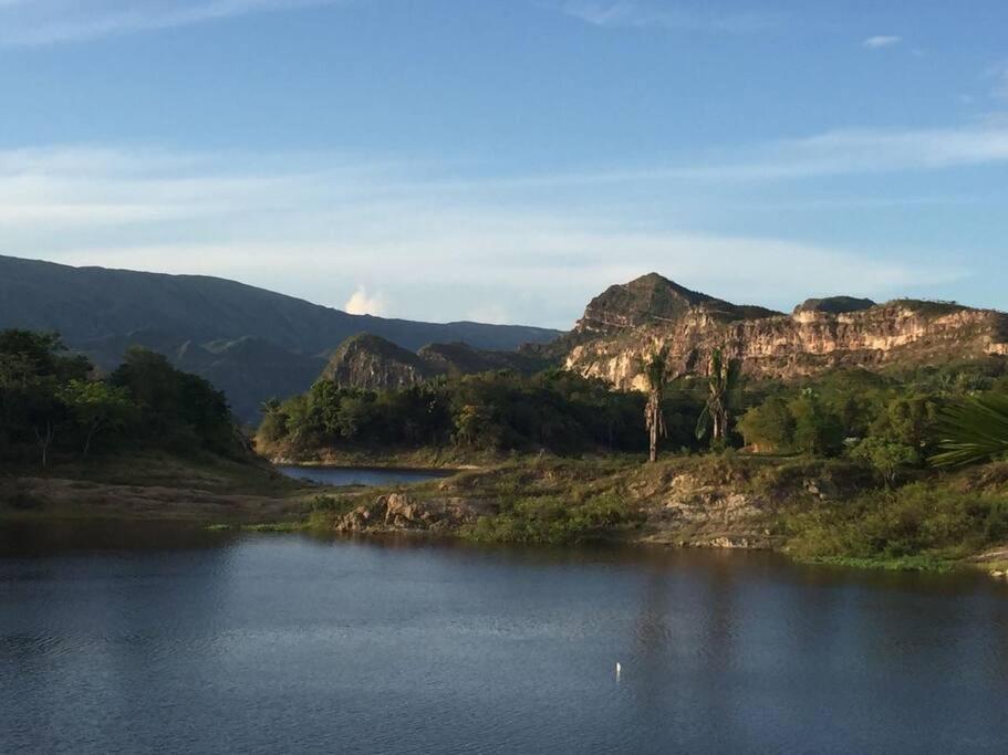 Las Palmas - Espectacular casa a borde de lago con piscina