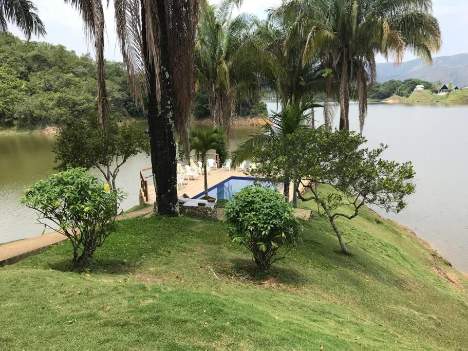 Las Palmas - Espectacular casa a borde de lago con piscina