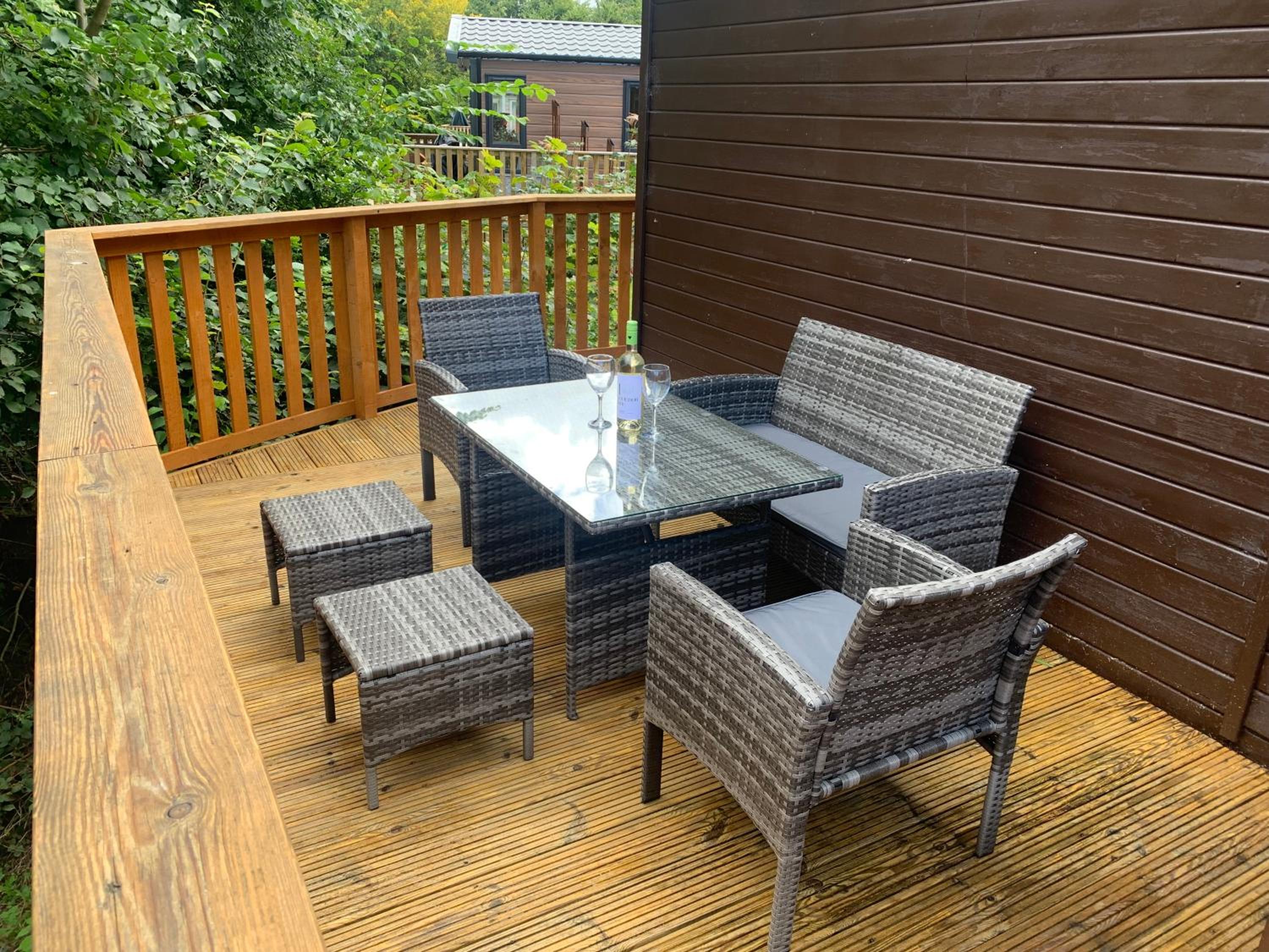 Lodge with river view - sleeps 6 - pet friendly view 2