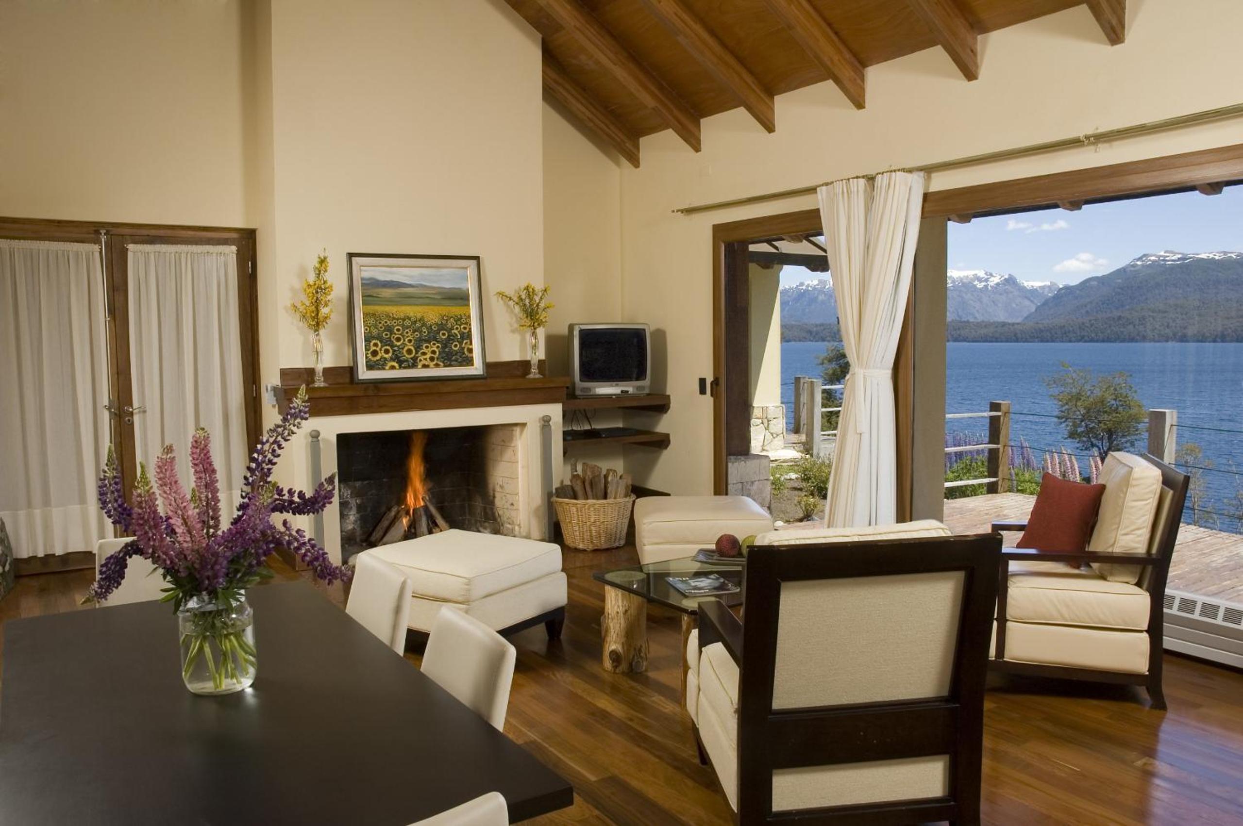RentUp - Casa con vista panorámica al lago Nahuel Huapi