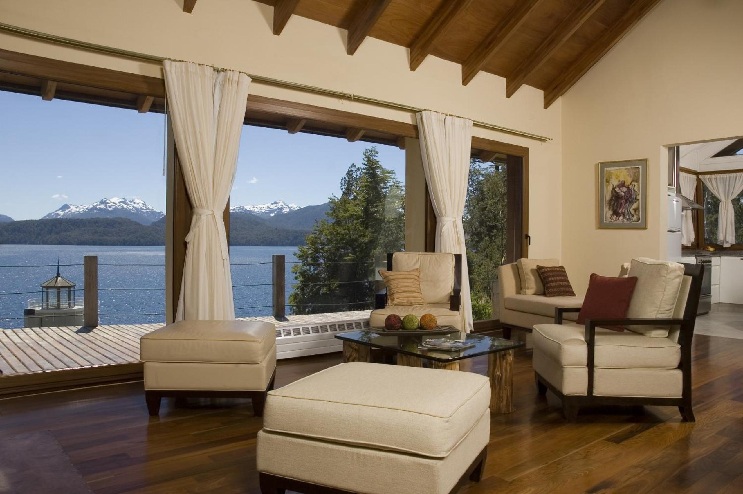 RentUp - Casa con vista panorámica al lago Nahuel Huapi