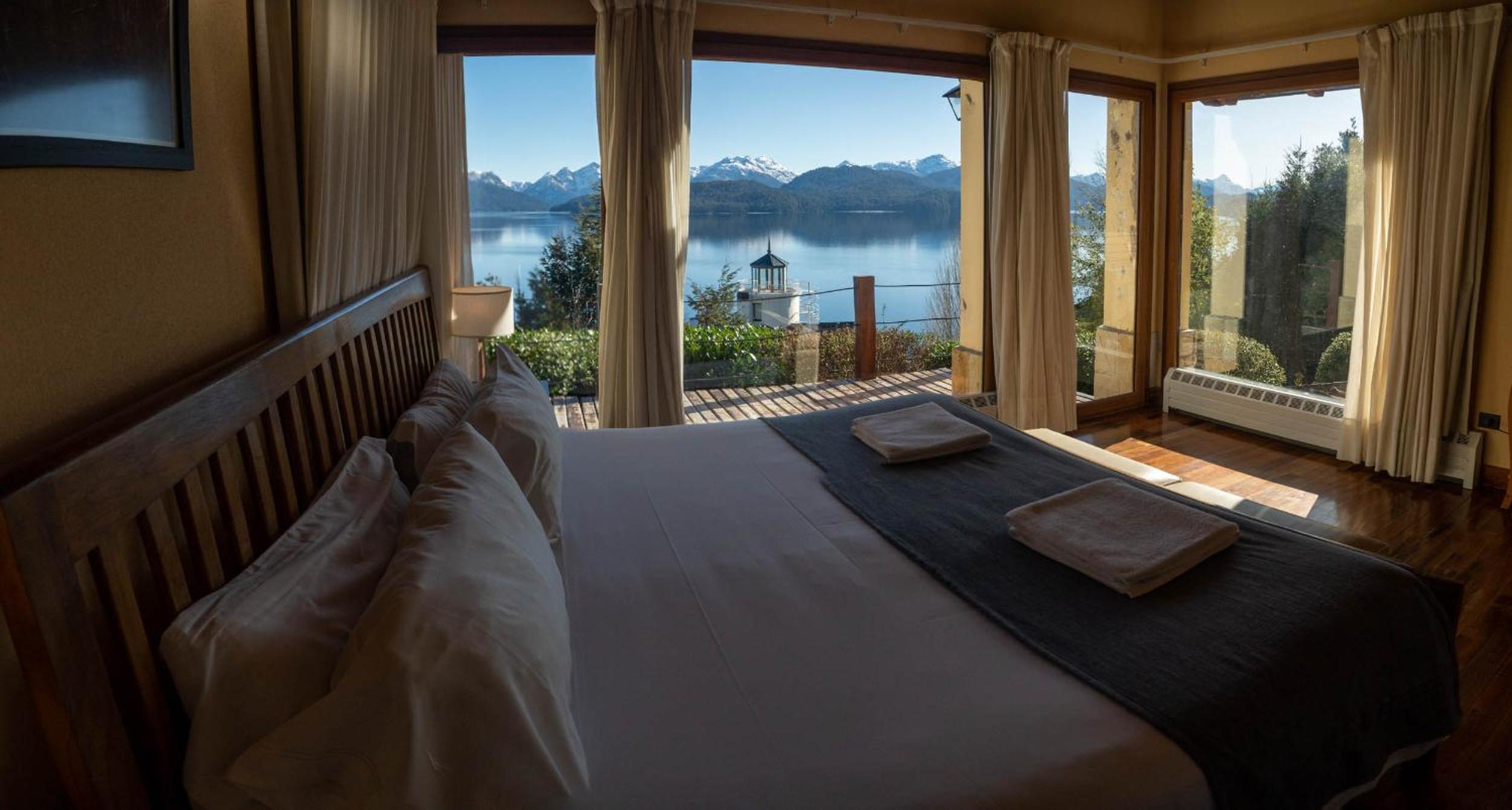 RentUp - Casa con vista panorámica al lago Nahuel Huapi