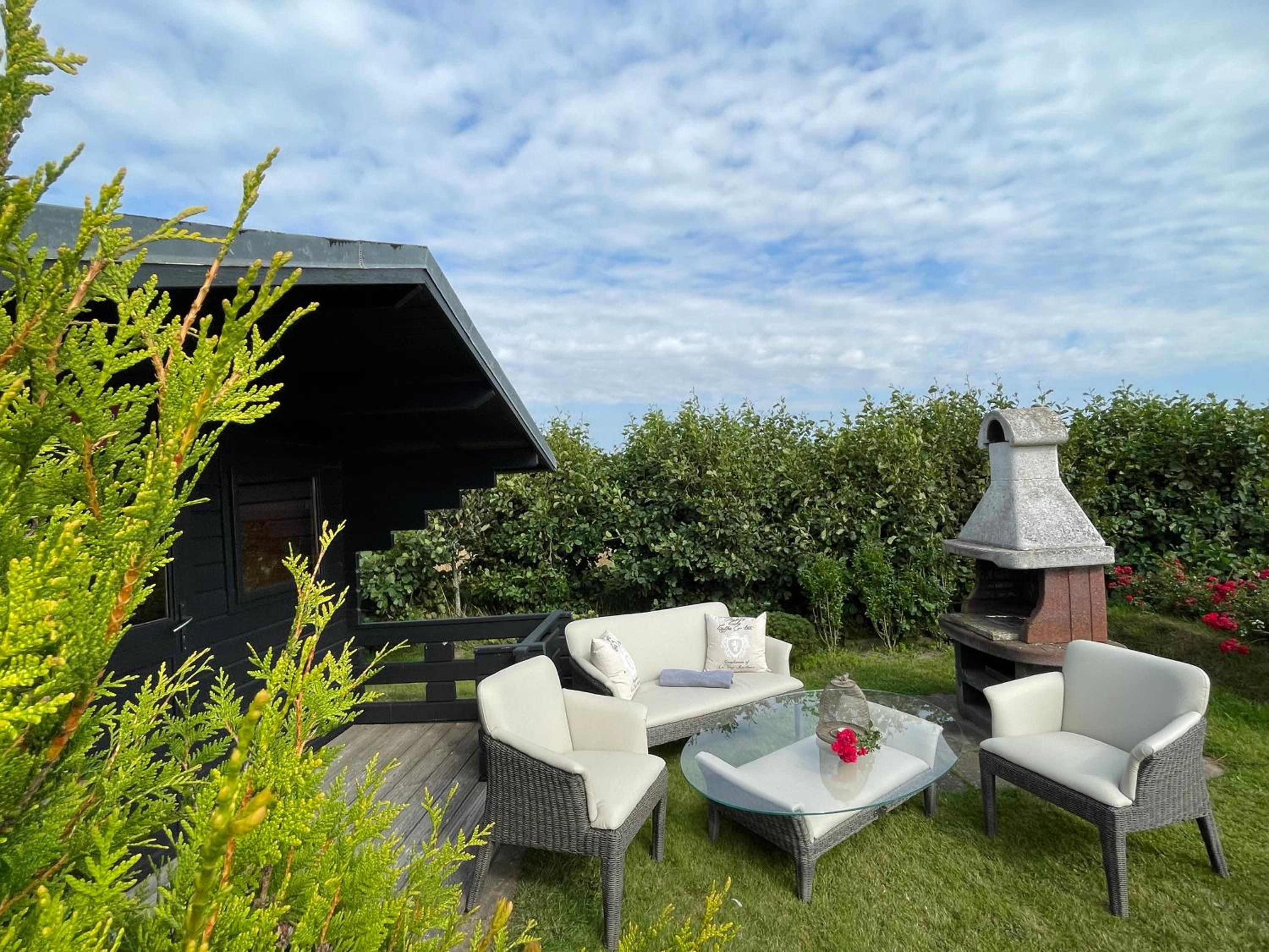 Terpstich 60A en Morsum — balance & terrace