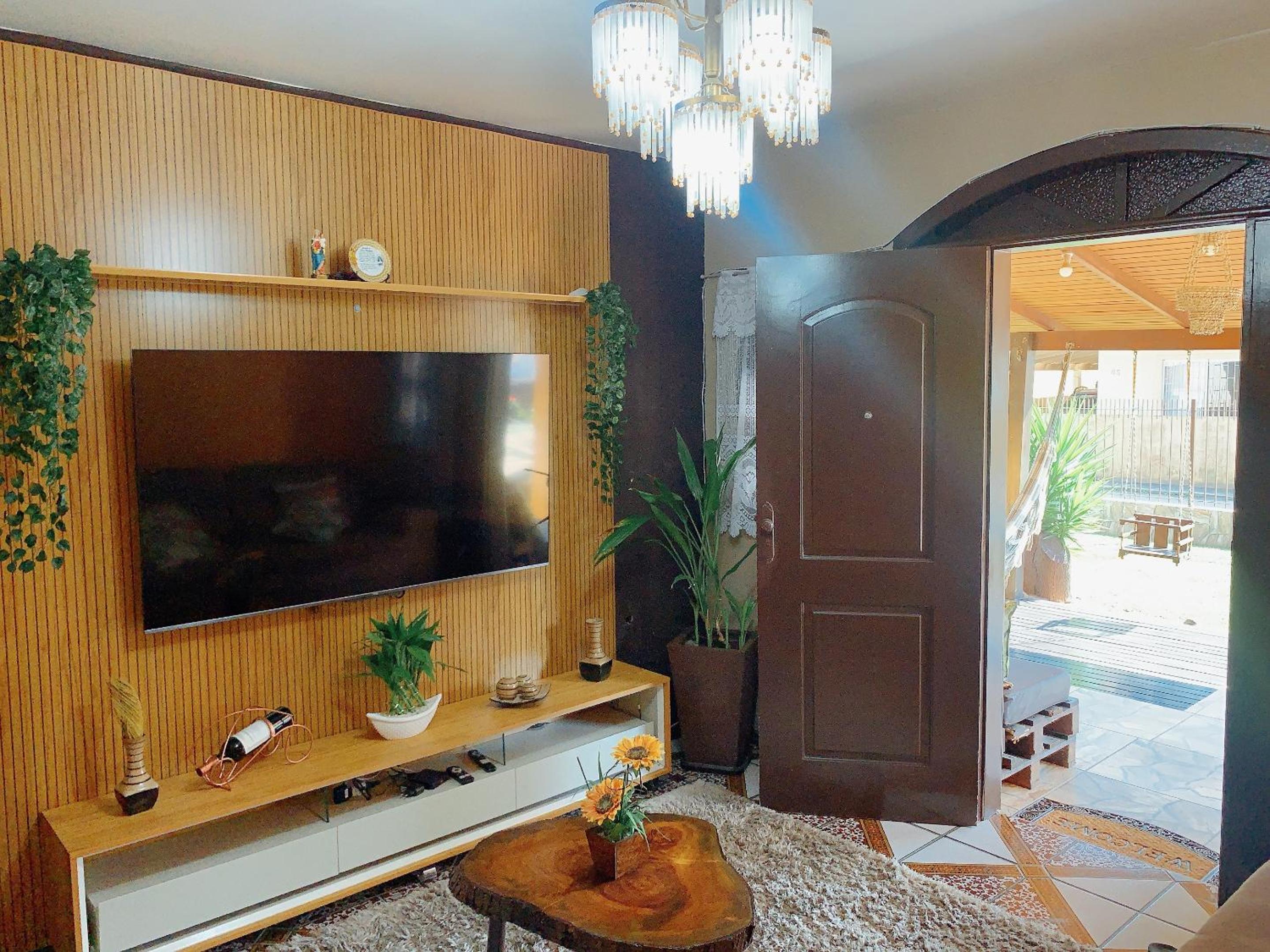 Ótima Casa para 10 pessoas /menos de 100m da Praia