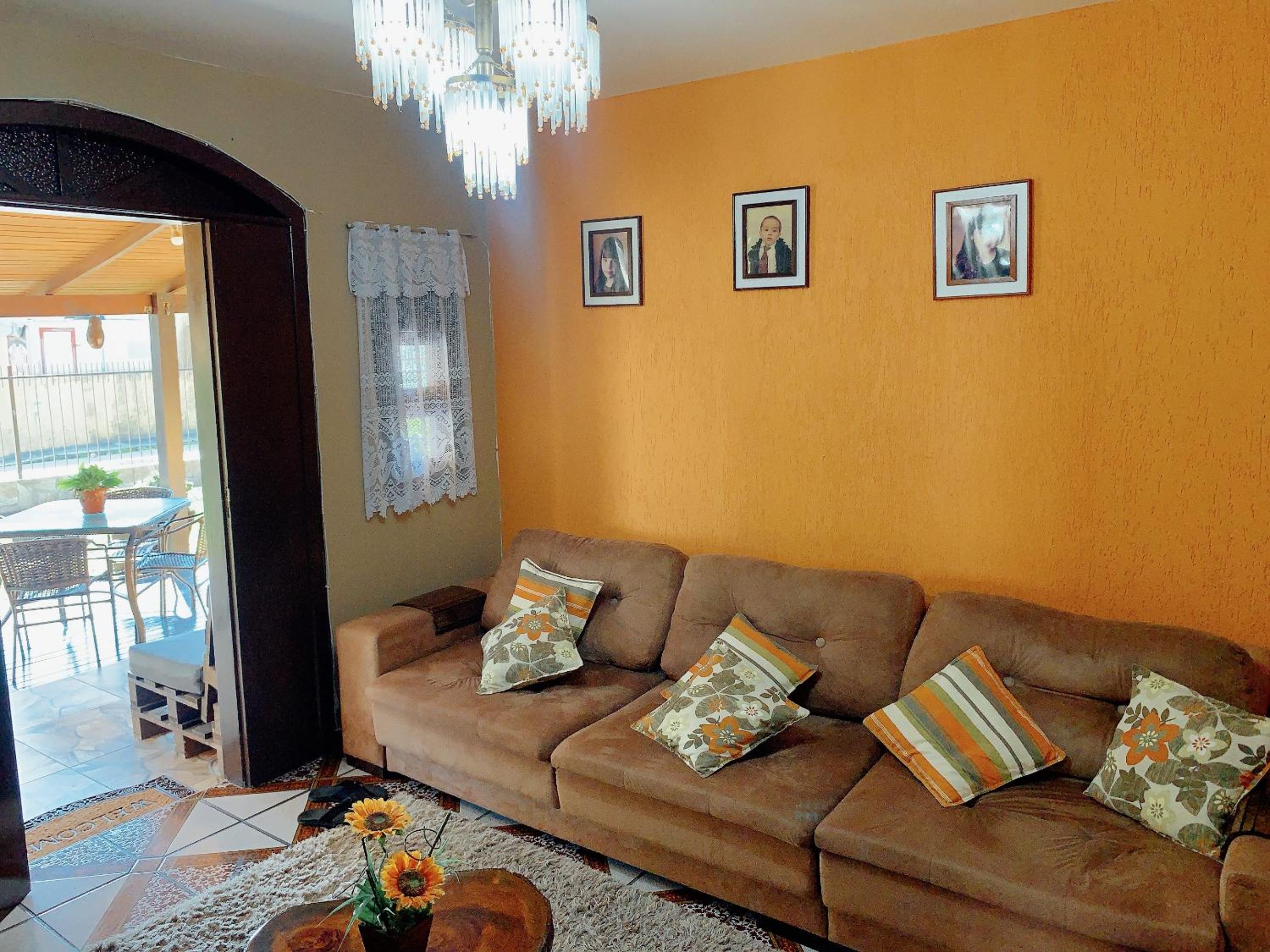 Ótima Casa para 10 pessoas /menos de 100m da Praia