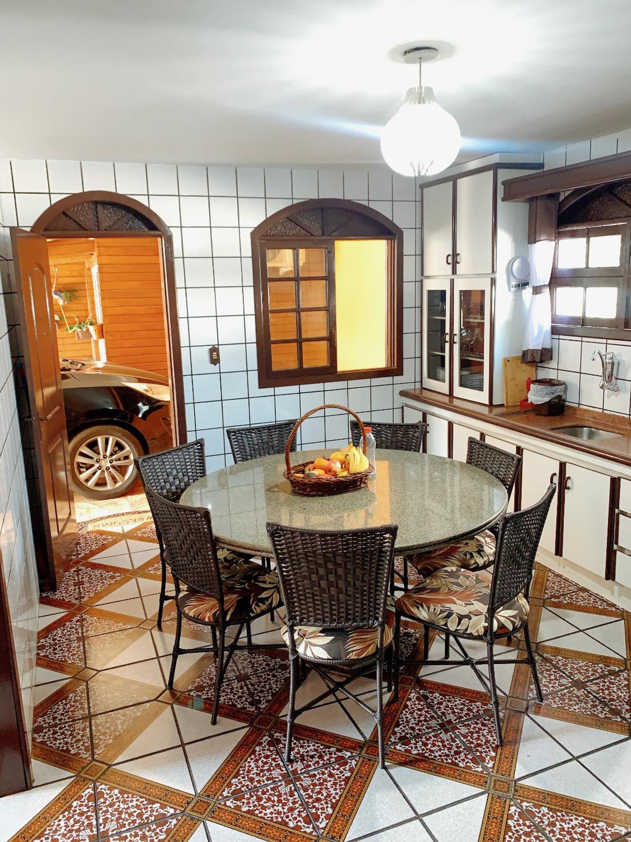 Ótima Casa para 10 pessoas /menos de 100m da Praia