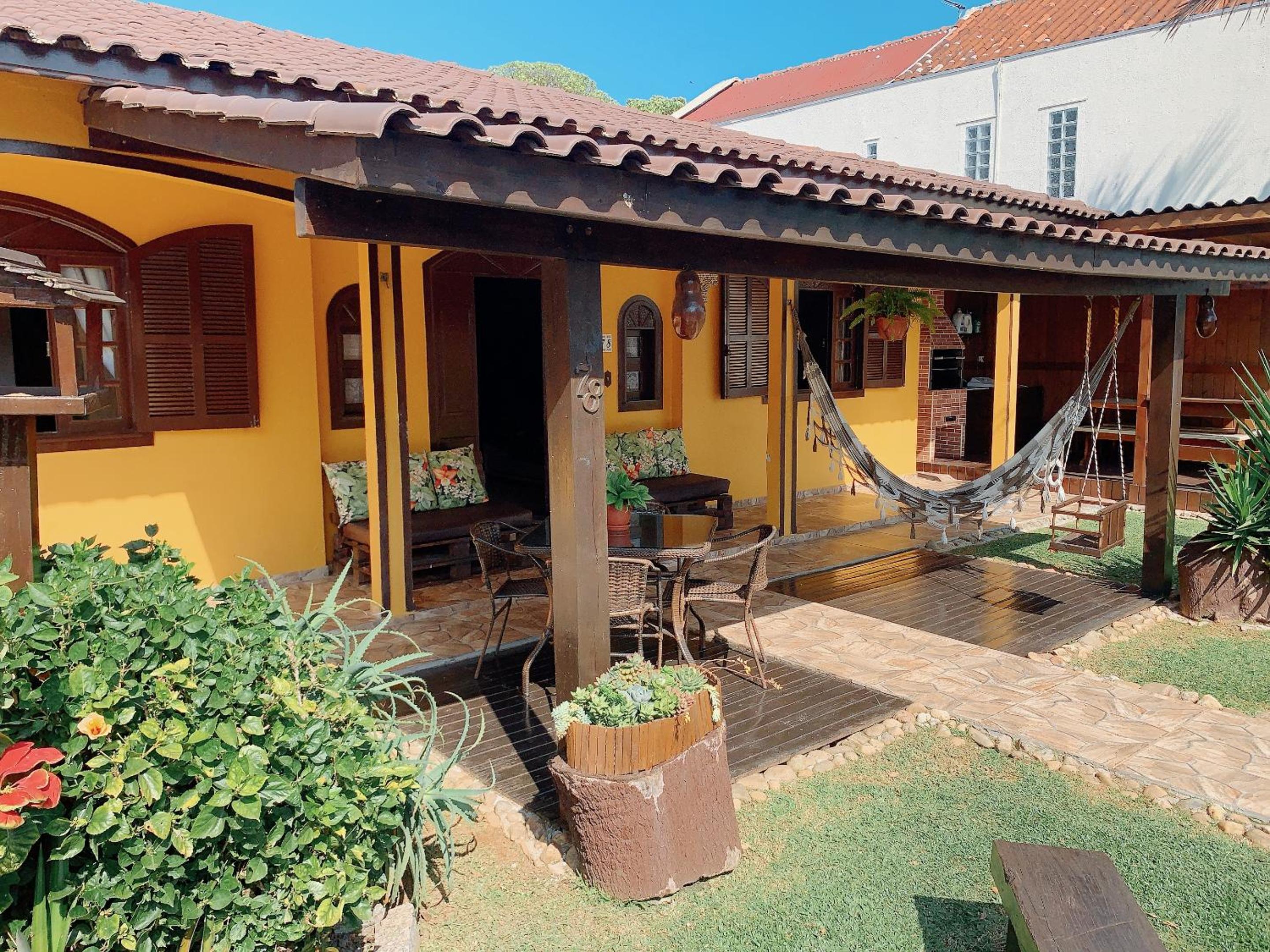 Ótima Casa para 10 pessoas /menos de 100m da Praia