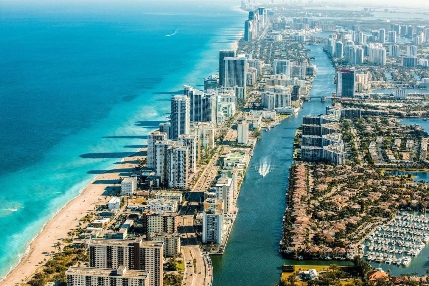 Great Location 5BR Heated Pool near Hollywood Beach