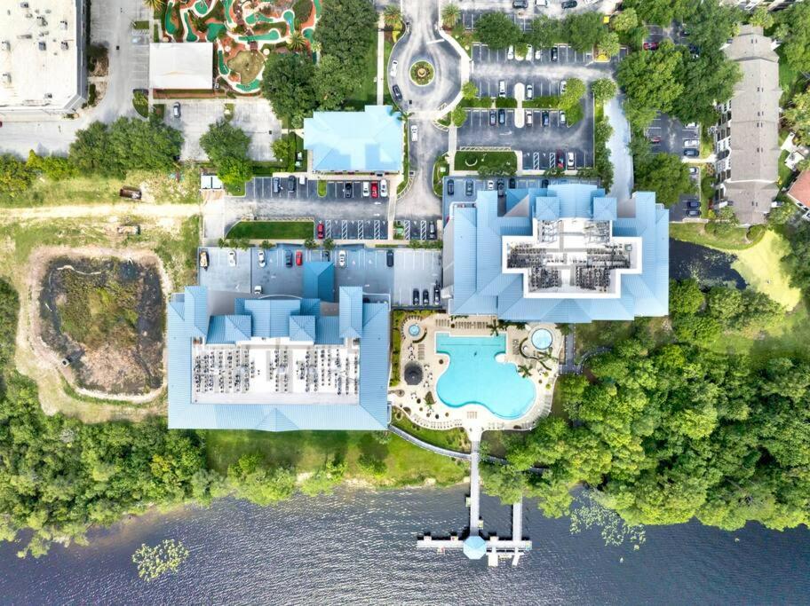 Huge Pool, Sunrise, Stunning views near Disney,409