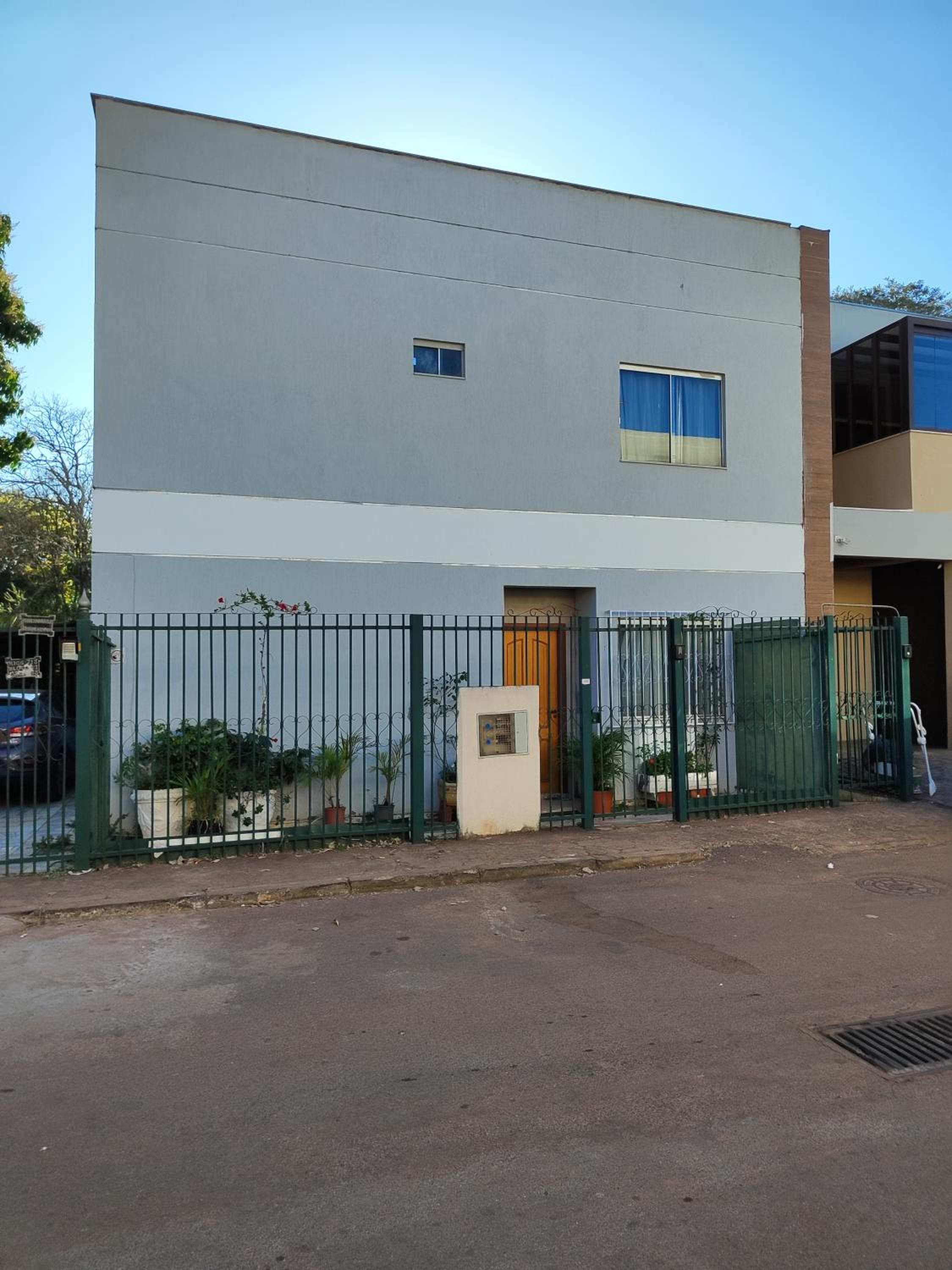 Apto acolhedor e funcional na Asa Sul sinta-se em casa perto da P Federal Enap LBV Casv da embaixada aeroporto , rodov interestadual e academia da PM