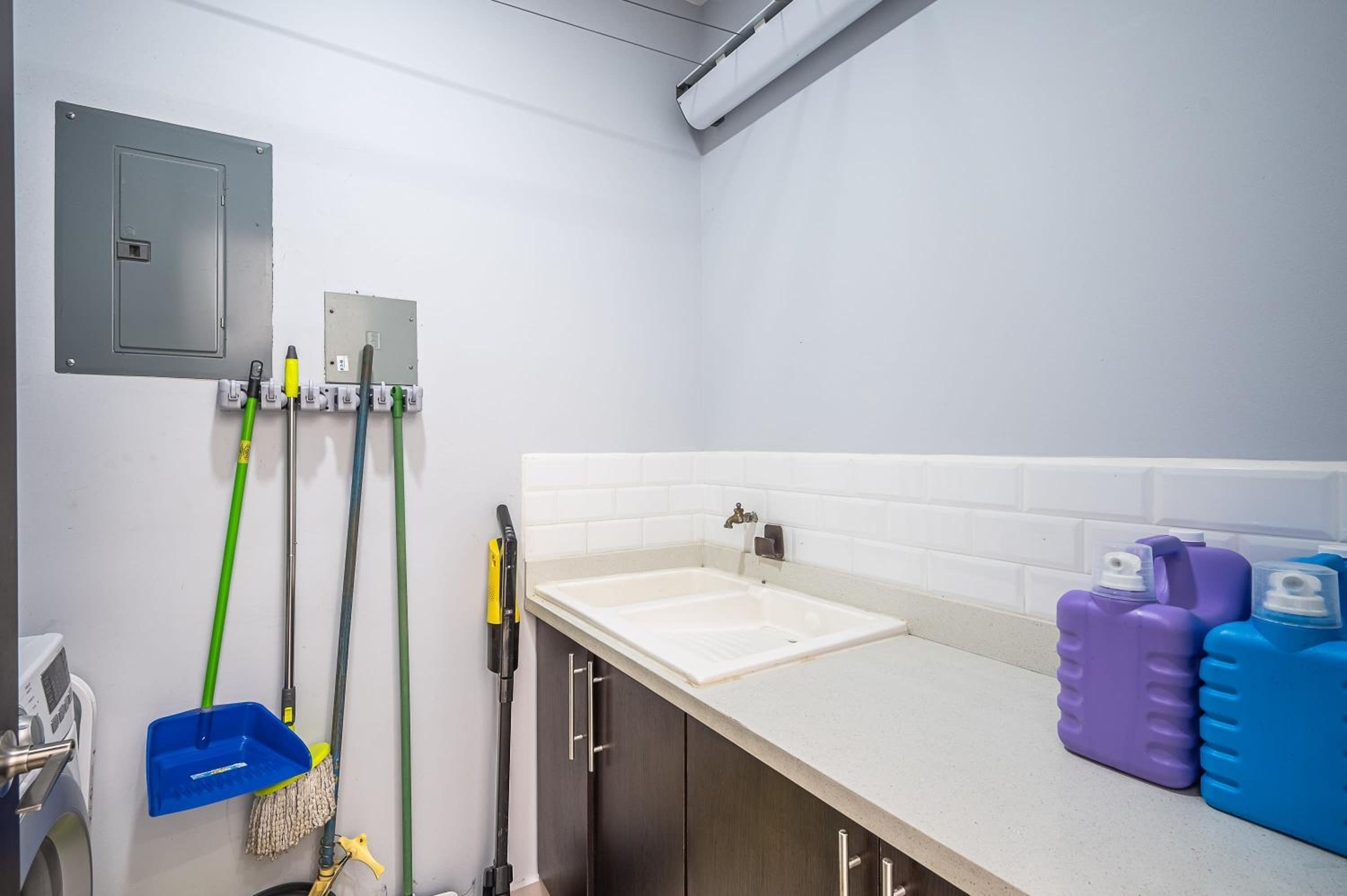 Pura Vida Loft - Pool Amenities and Parking