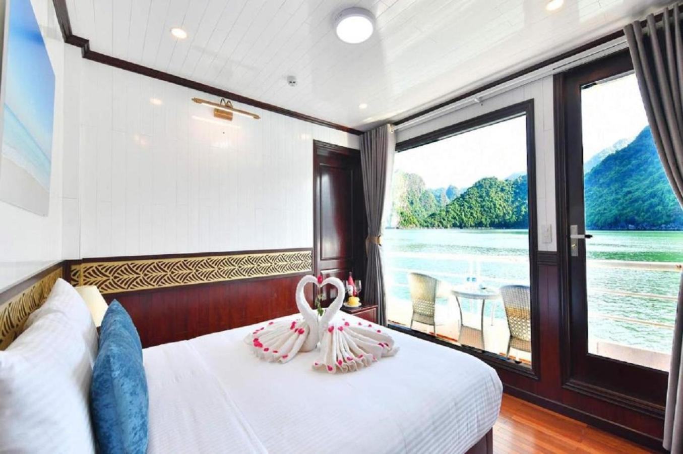 Halong Sapphire Cruises view 2