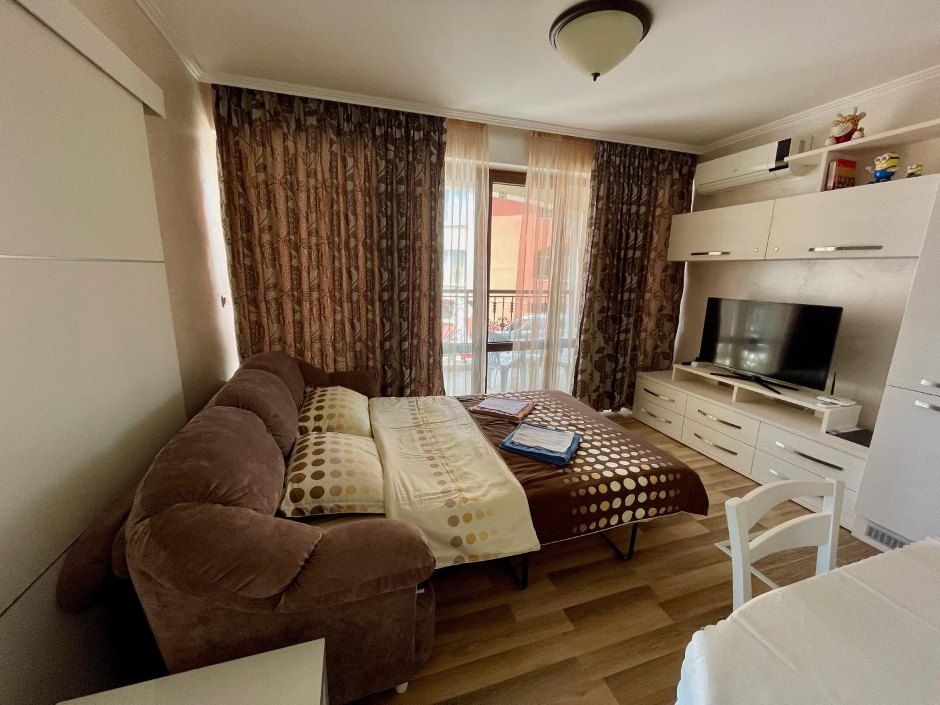 Luxurious 2 BR Appt at the Black Sea Coast