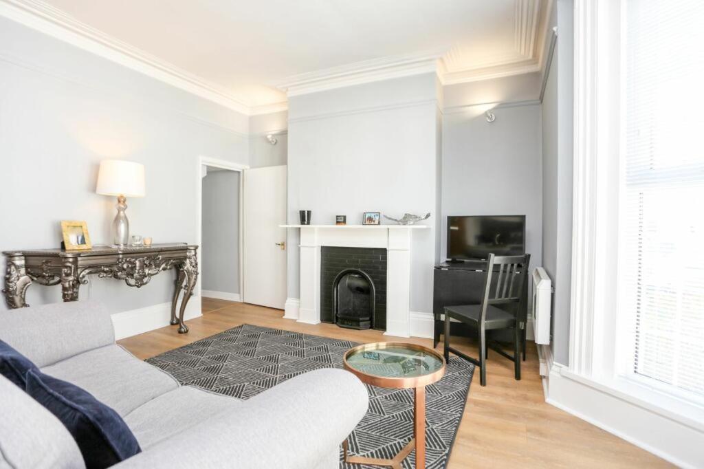Southsea Historic Gem - Elegant Apartments view 5