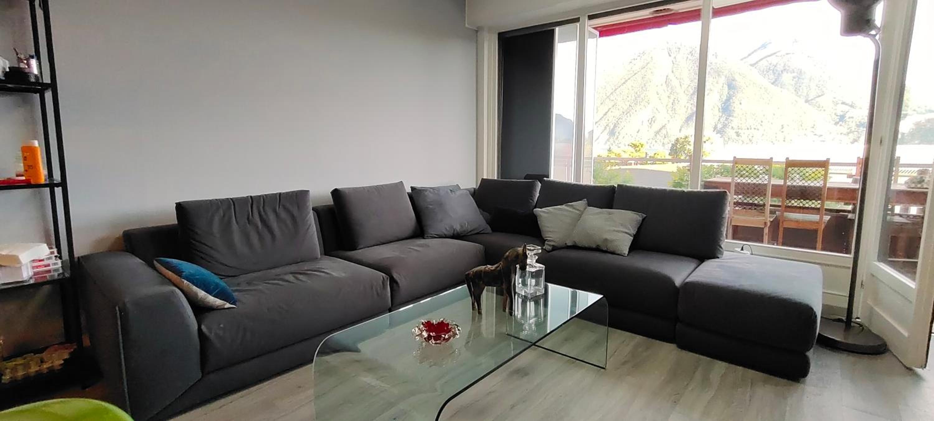 Lugano Lido – Modern and Cozy 2 Bedroom 2 Bathroom Apartment with Top MasterChef Kitchen at the Lugano Lido Touristic and Convention Area.
