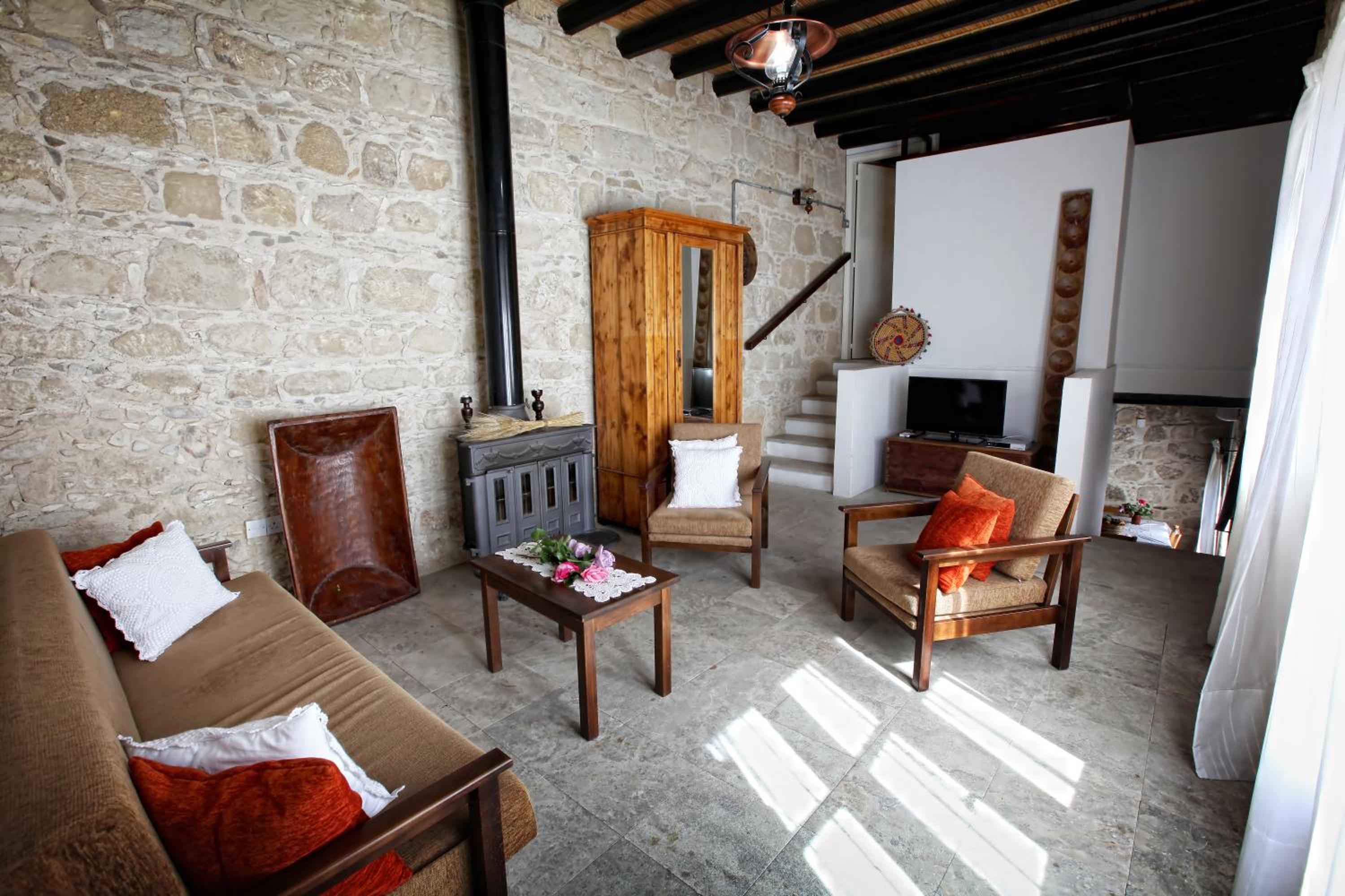Leonidas Village Houses