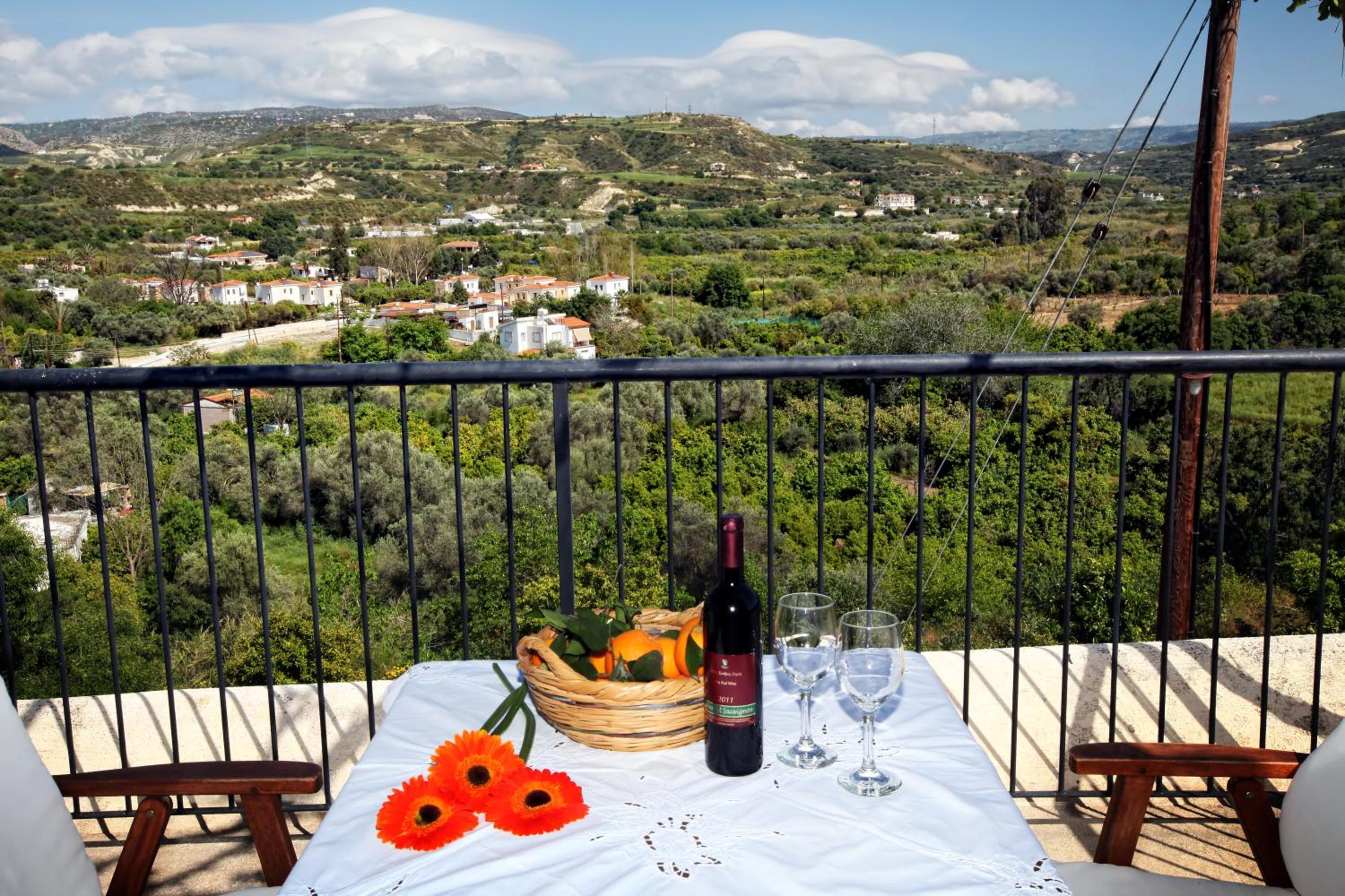 Leonidas Village Houses