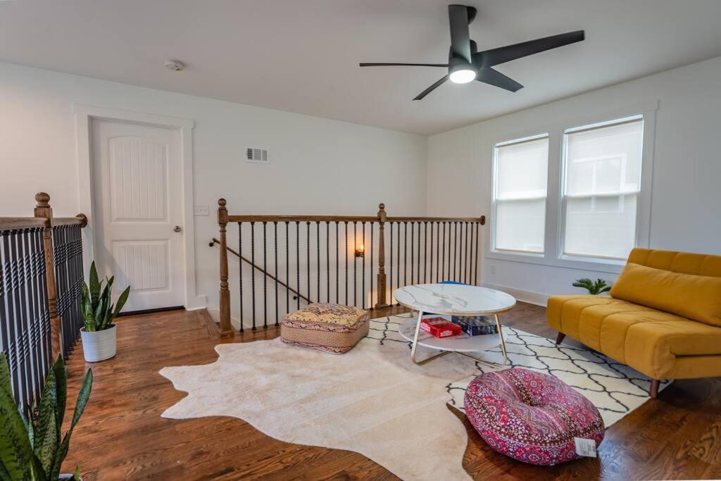 Modern Luxury Home Minutes from Airport & Downtown view 2