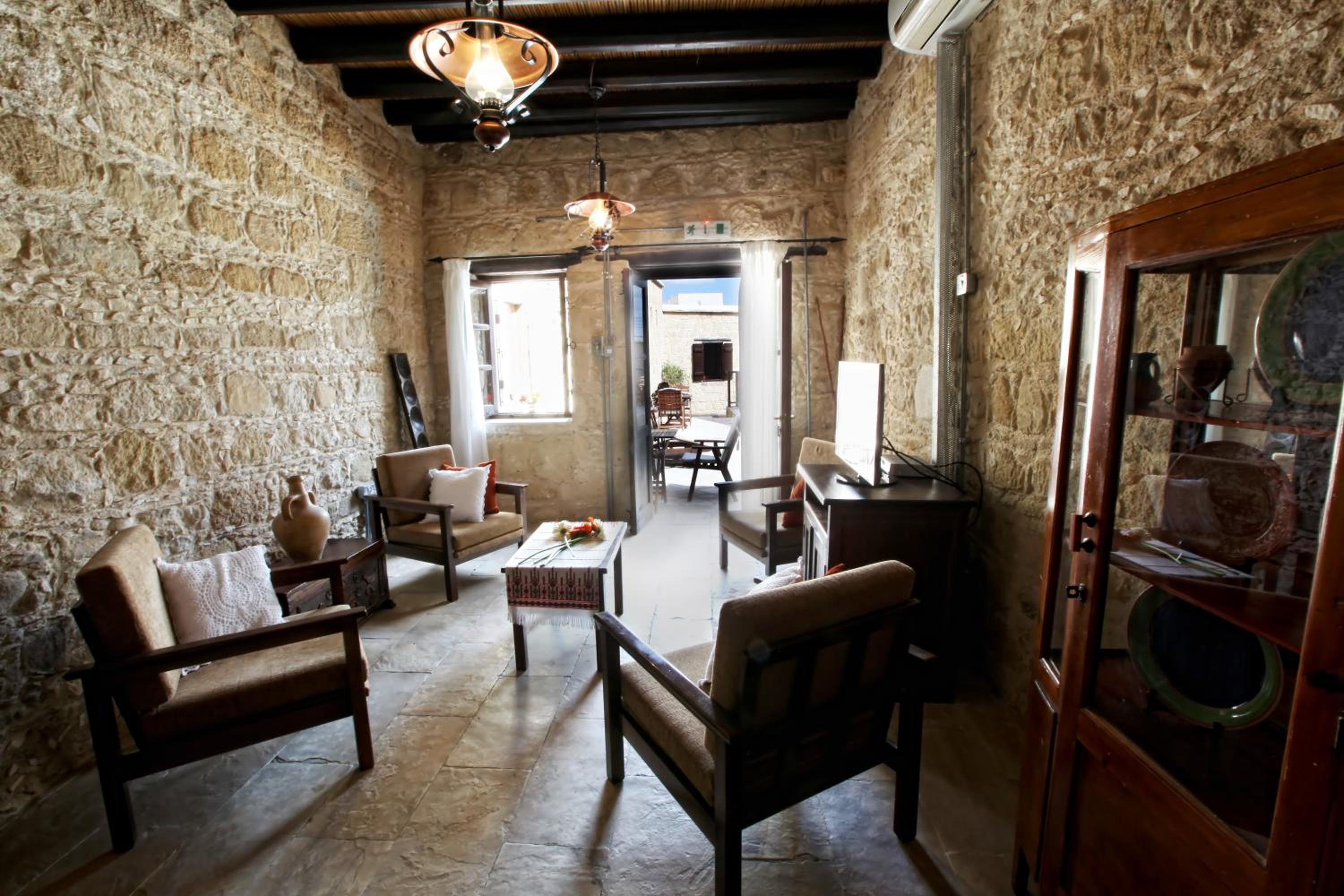 Leonidas Village Houses