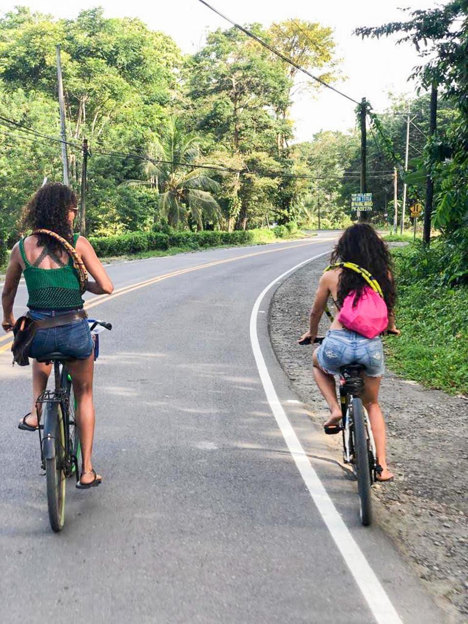 Namaitamí Casa Hermosa con AC y piscina a Solo 650 Metros del Parque Nacional Cahuita