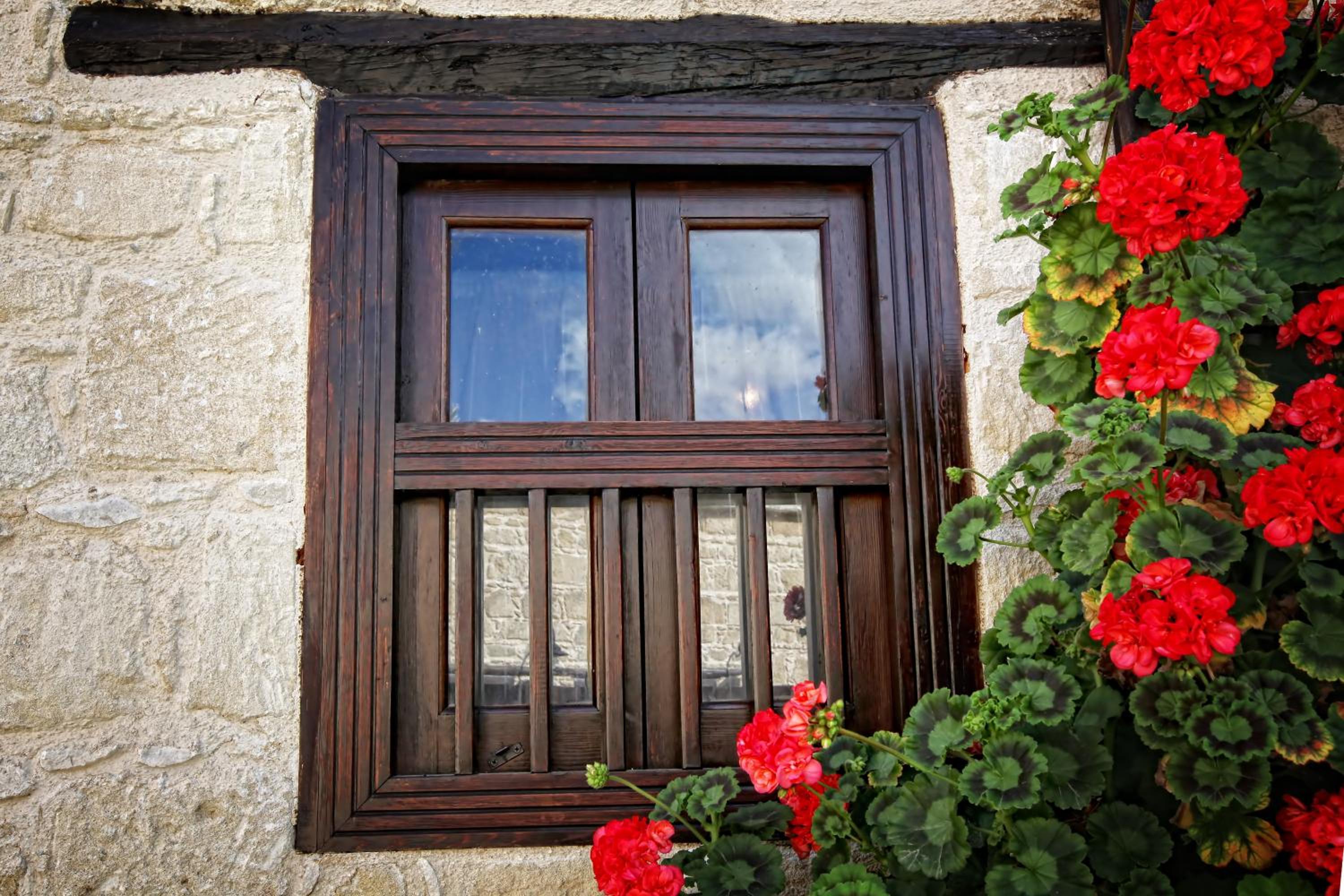 Leonidas Village Houses