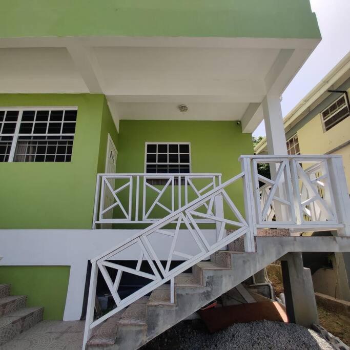Lovely and cozy 2 bedroom apt with oceanic view view 2