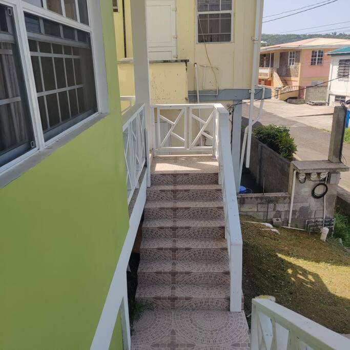 Lovely and cozy 2 bedroom apt with oceanic view view 3