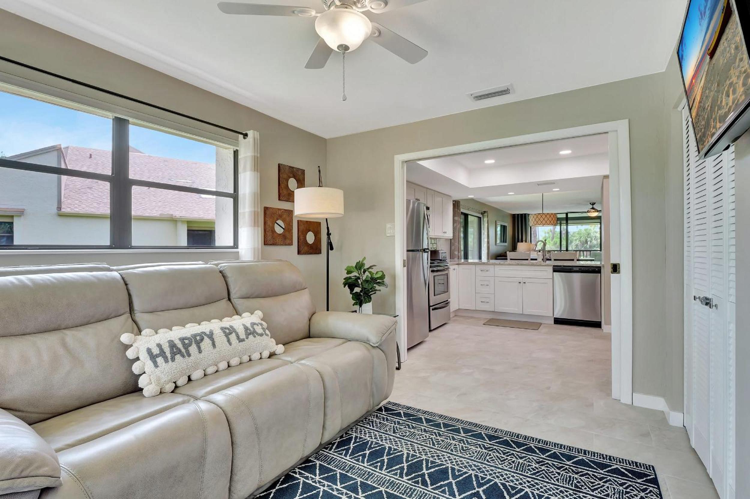 Seasonal Bliss in Fort Myers Florida Lake and Golf Views with Golf Membership Available view 5