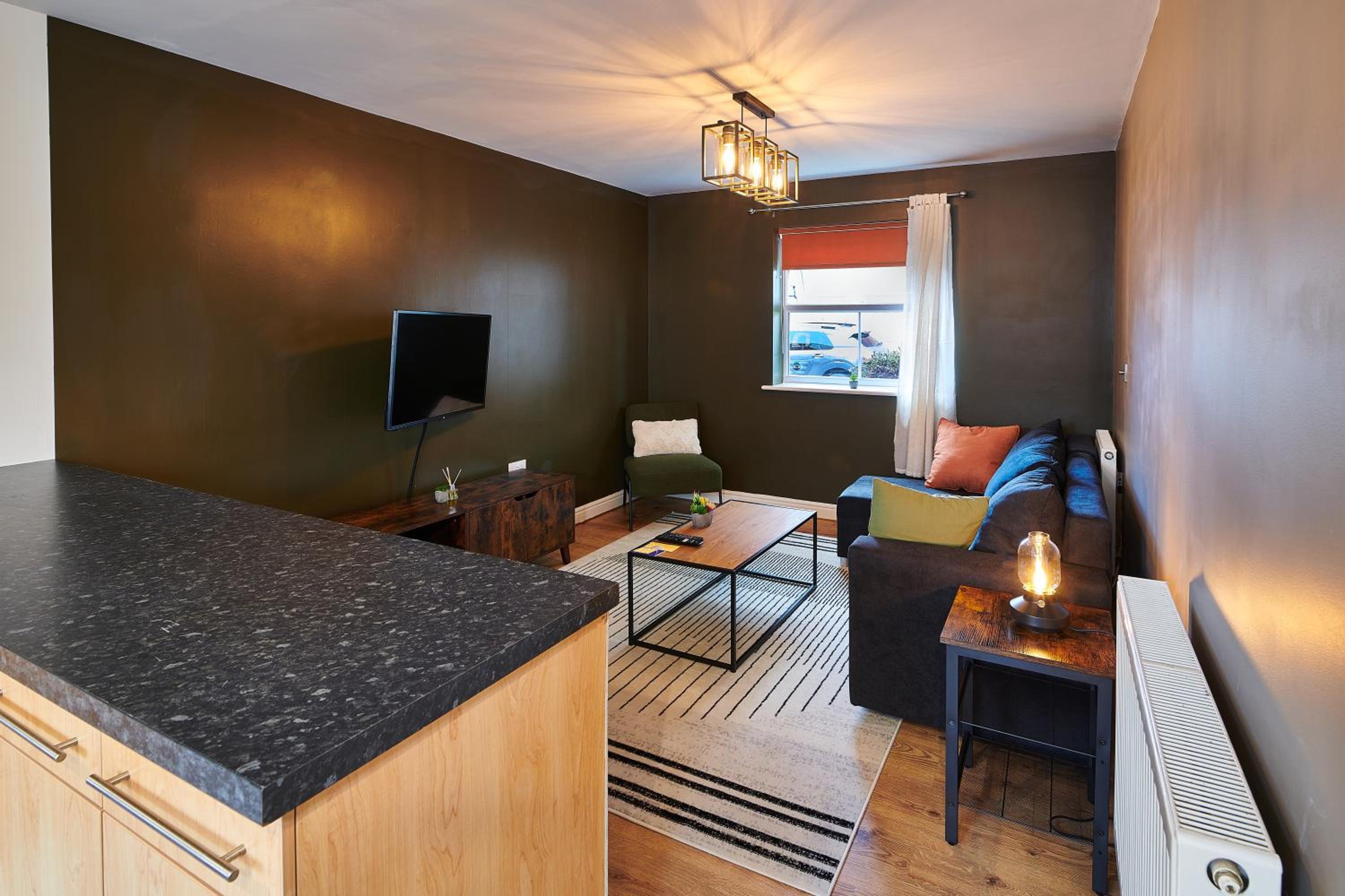 4 Spacious Bedrooms, En-Suites, Private Driveway, Tamworth Accommodation for Contractors and Families
