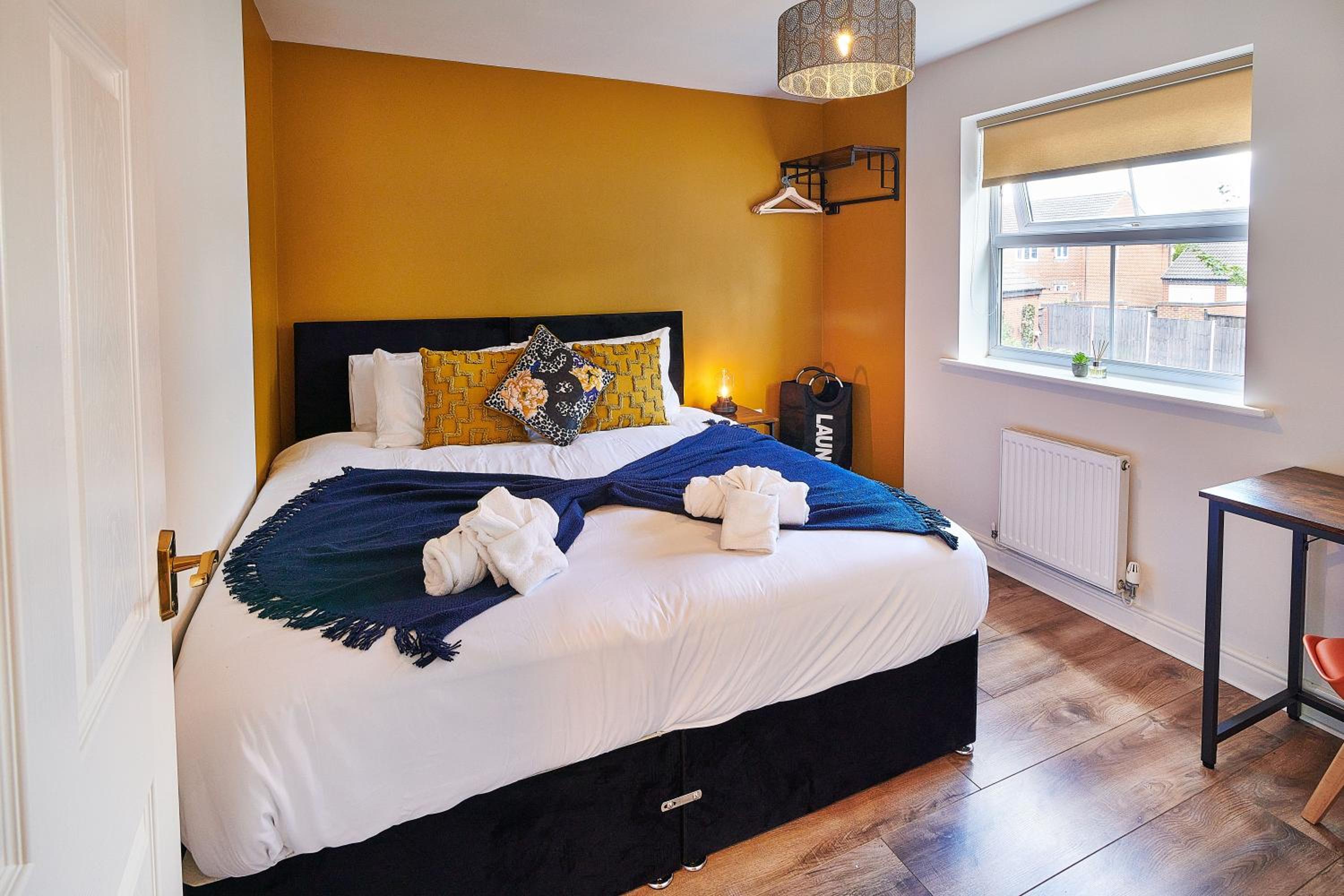 4 Spacious Bedrooms, En-Suites, Private Driveway, Tamworth Accommodation for Contractors and Families