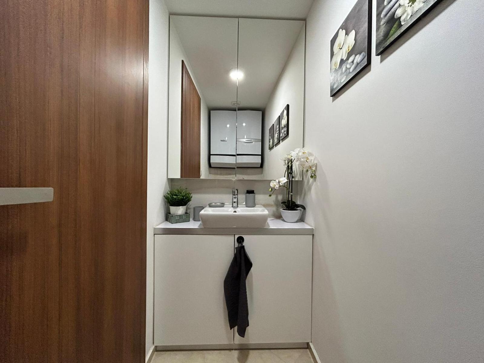 LEO Apartment FREE PARKING - President Palace