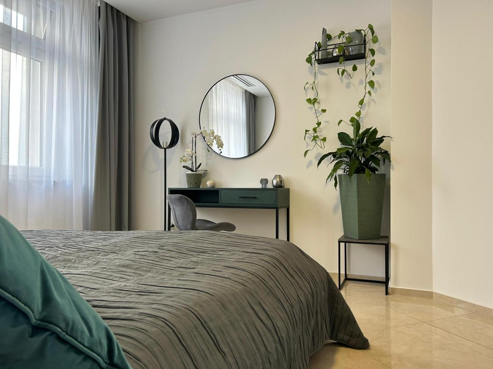 LEO Apartment FREE PARKING - President Palace