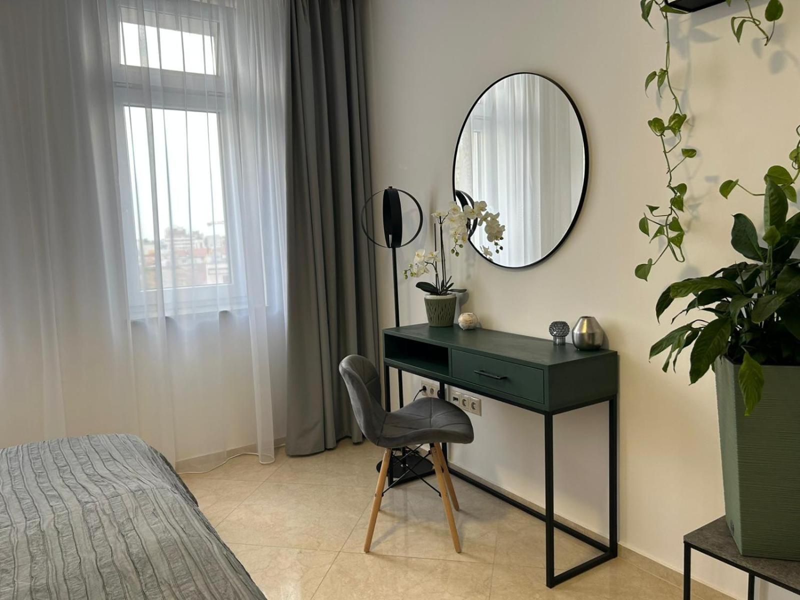 LEO Apartment FREE PARKING - President Palace