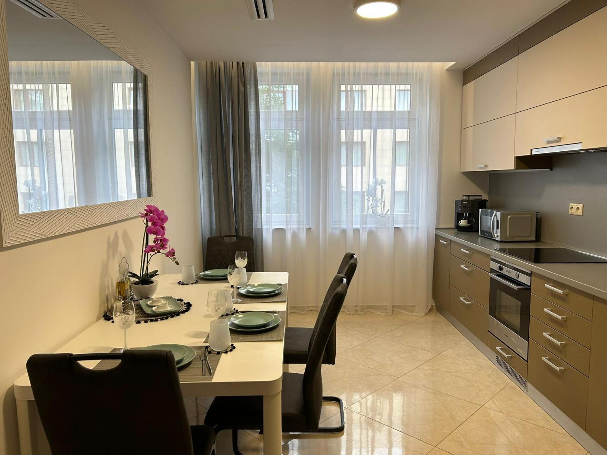 LEO Apartment FREE PARKING - President Palace