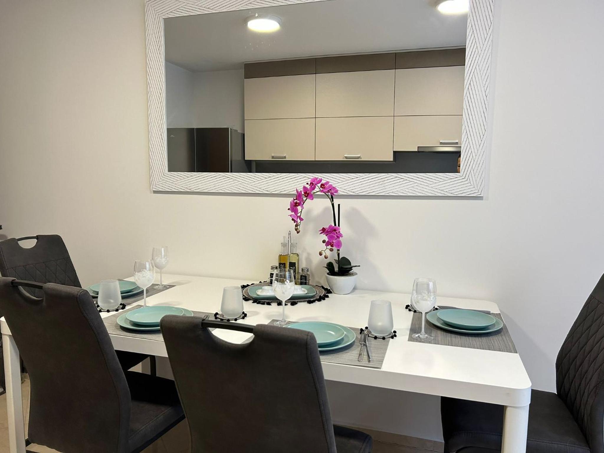 LEO Apartment FREE PARKING - President Palace