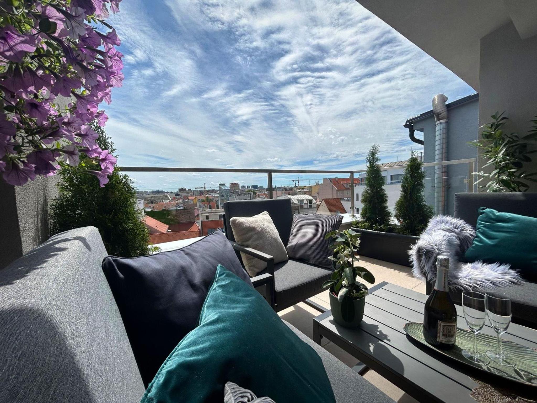 LEO Apartment FREE PARKING - President Palace