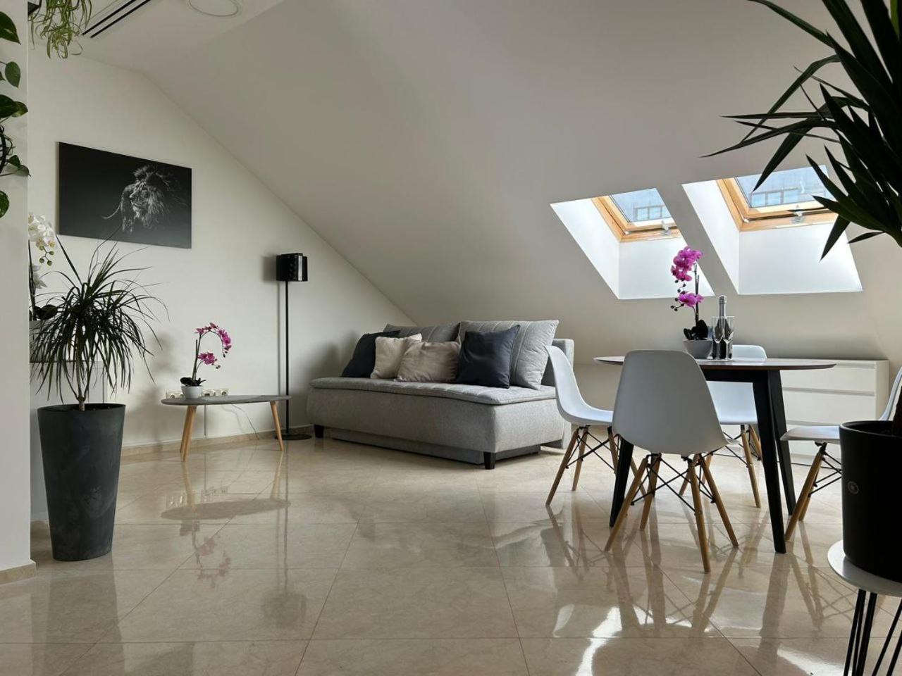 LEO Apartment FREE PARKING - President Palace
