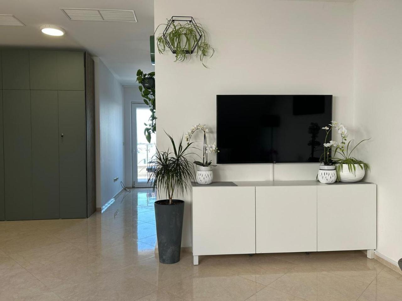LEO Apartment FREE PARKING - President Palace