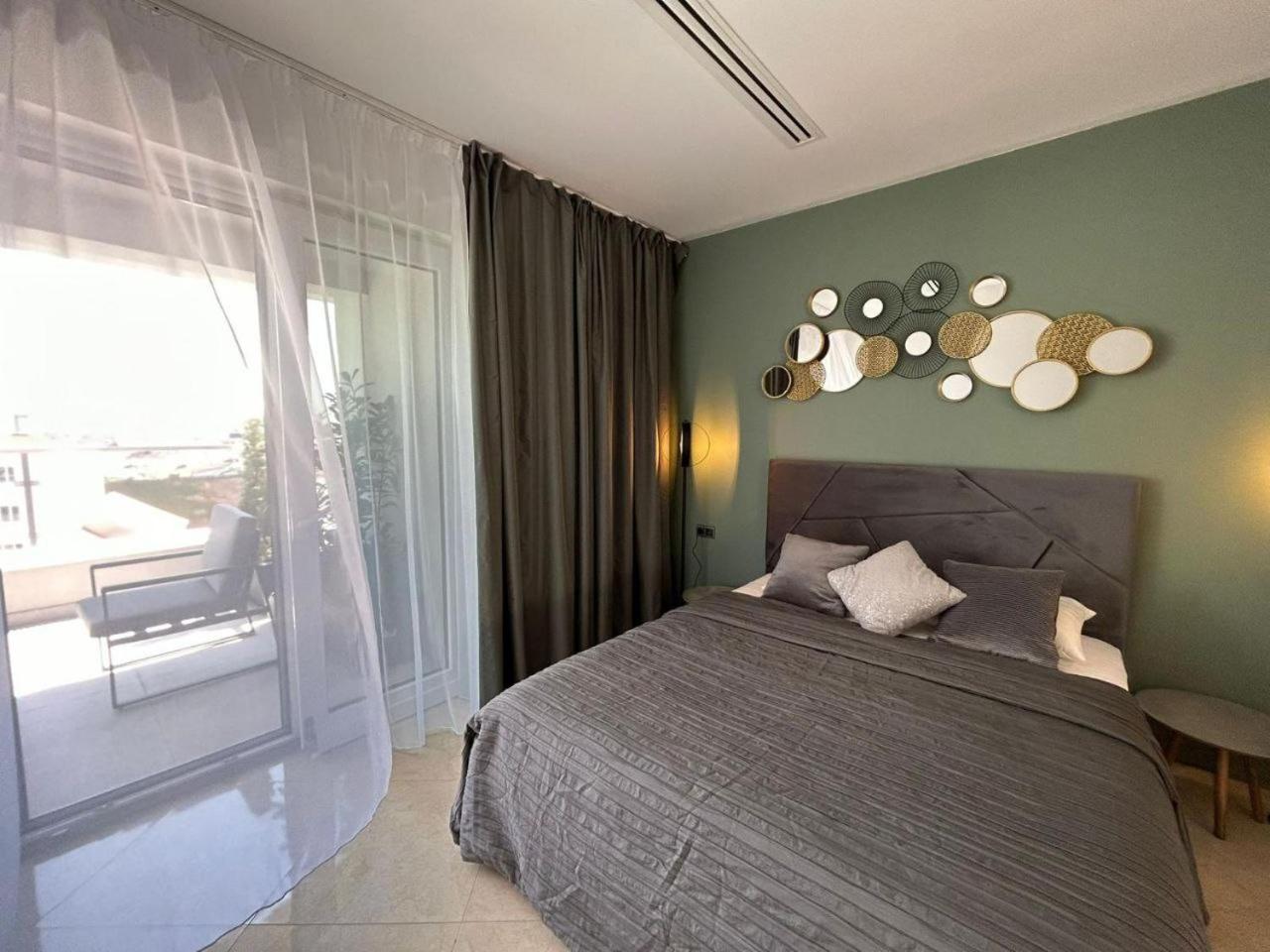 LEO Apartment FREE PARKING - President Palace