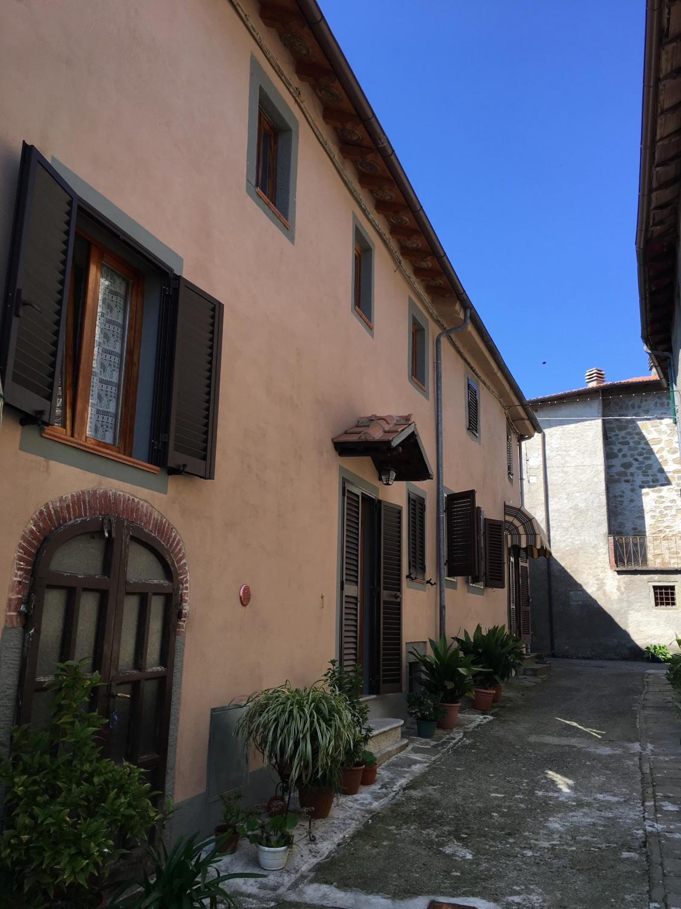 Casa in Borgo Antico "Rondine House" view 3