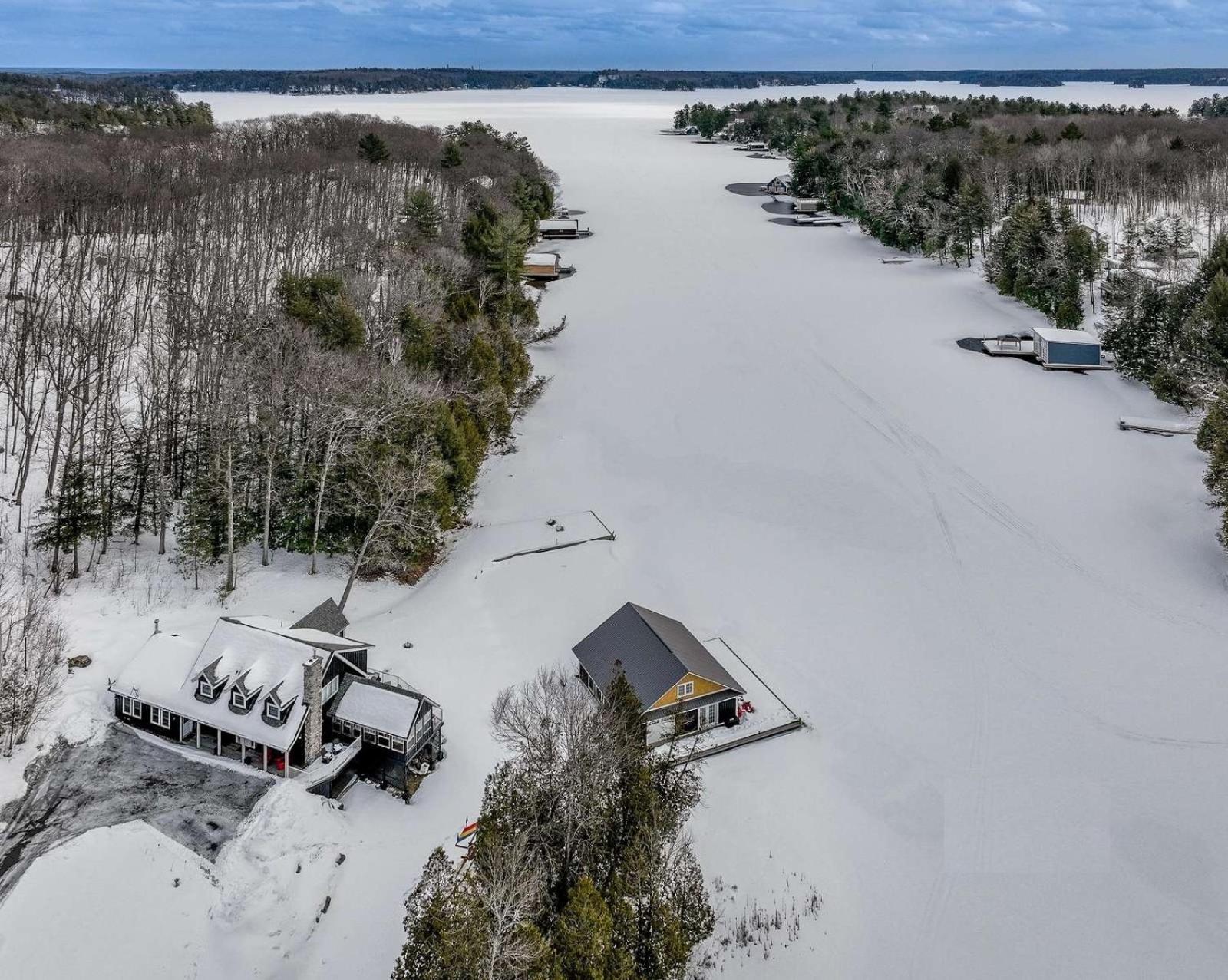 Lake Muskoka Lakehouse - Private Beach
